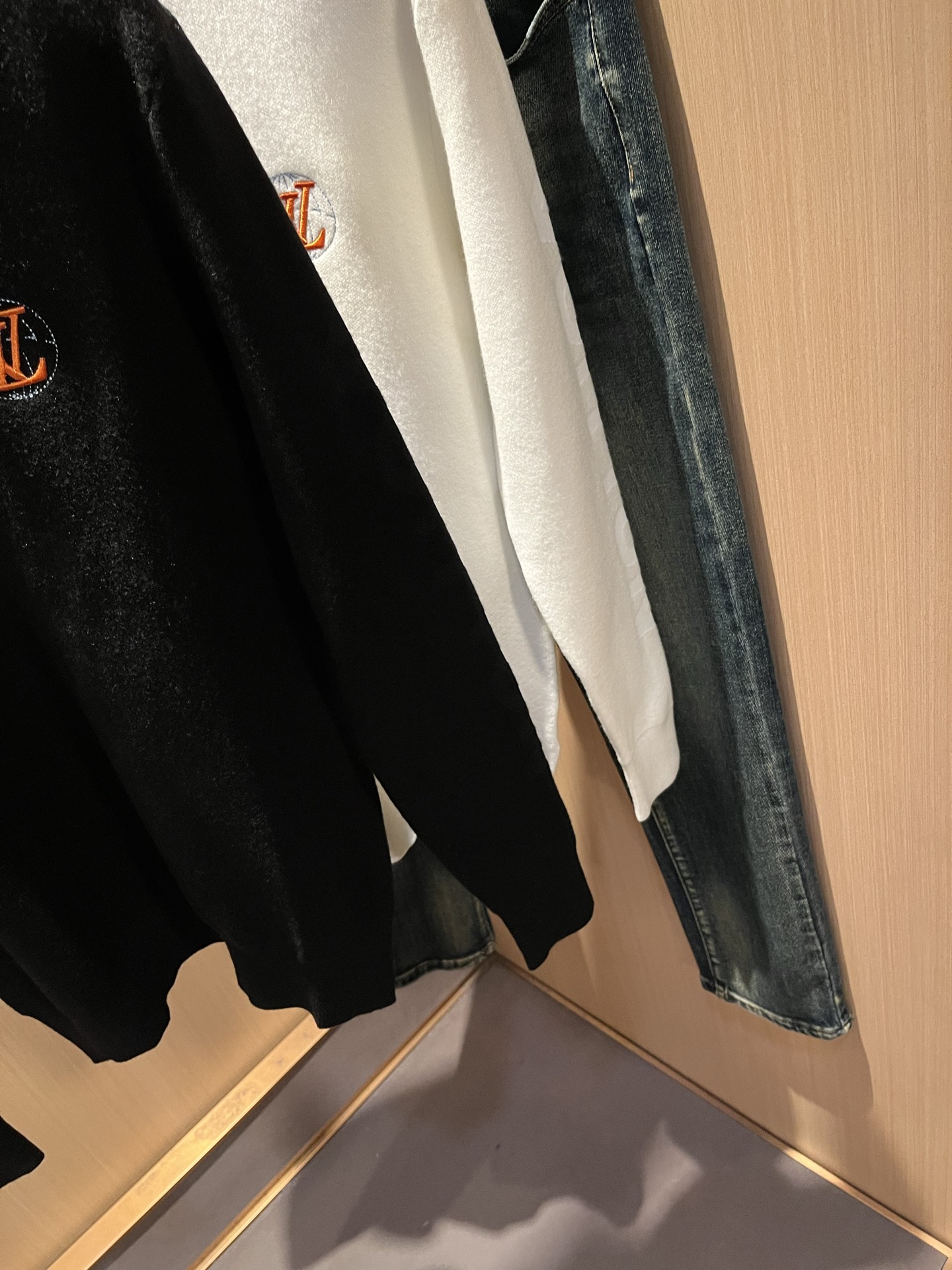 Louis Vuit*on 2025秋冬路易家族轻奢Monogram钩织针织羊毛衫！男女同款👫装饰！ 路