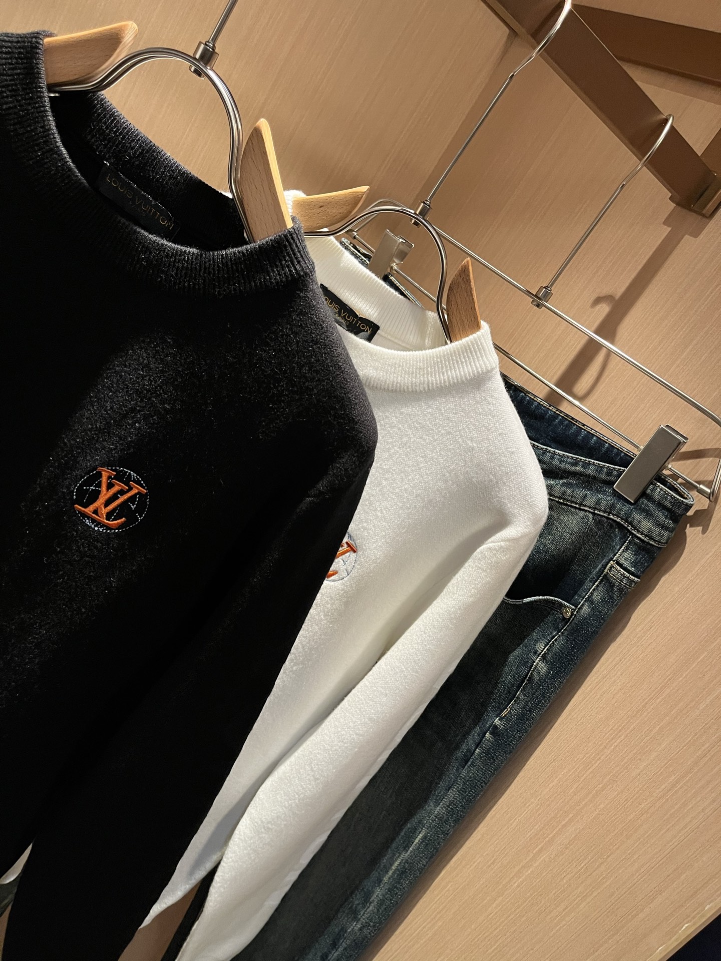 Louis Vuit*on 2025秋冬路易家族轻奢Monogram钩织针织羊毛衫！男女同款👫装饰！ 路