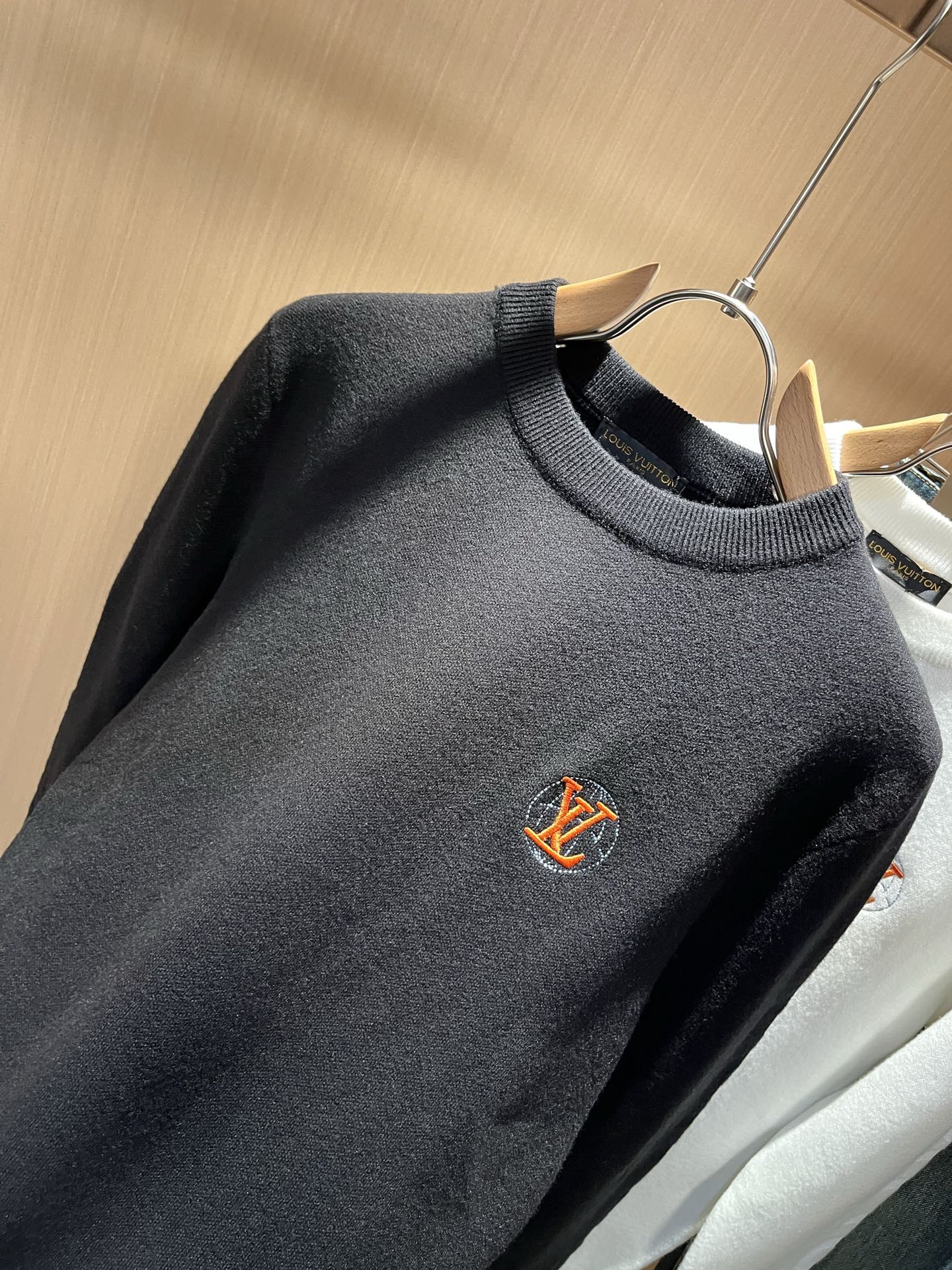 Louis Vuit*on 2025秋冬路易家族轻奢Monogram钩织针织羊毛衫！男女同款👫装饰！ 路
