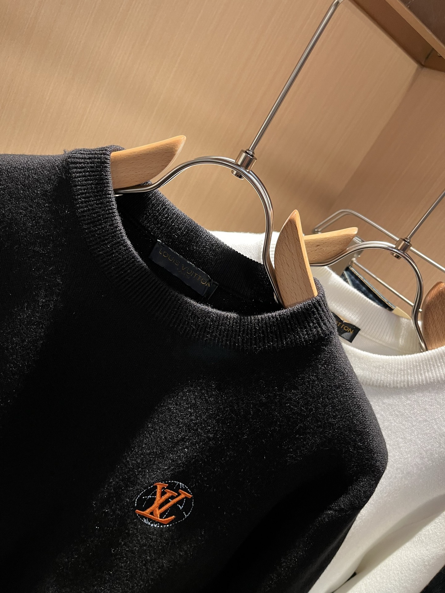 Louis Vuit*on 2025秋冬路易家族轻奢Monogram钩织针织羊毛衫！男女同款👫装饰！ 路