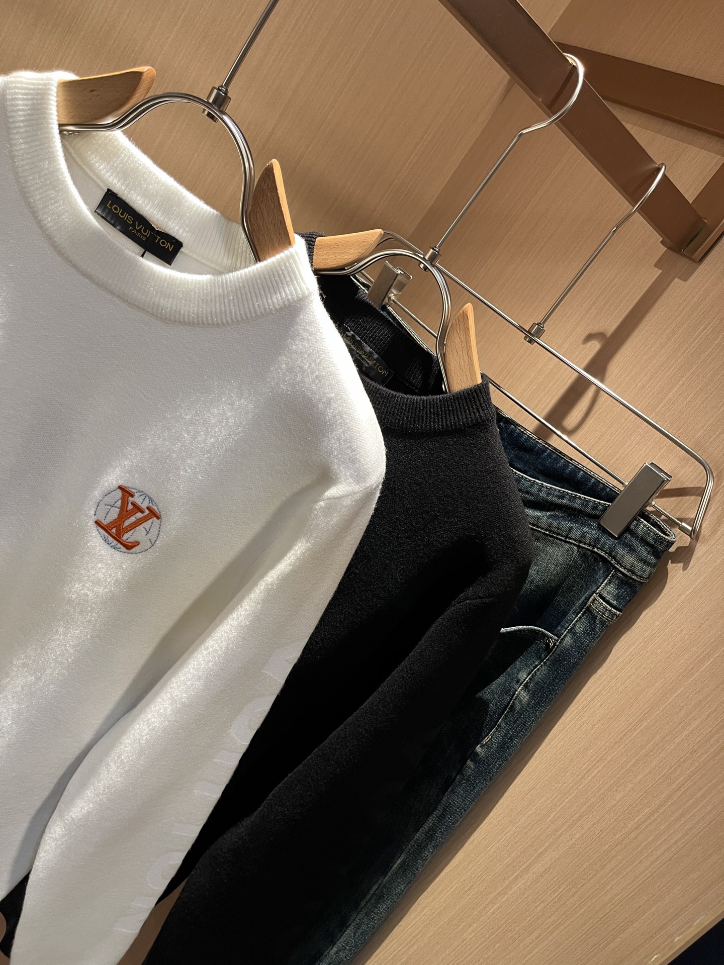 Louis Vuit*on 2025秋冬路易家族轻奢Monogram钩织针织羊毛衫！男女同款👫装饰！ 路