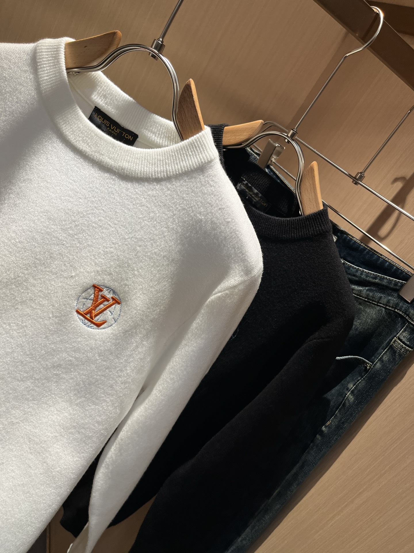 Louis Vuit*on 2025秋冬路易家族轻奢Monogram钩织针织羊毛衫！男女同款👫装饰！ 路