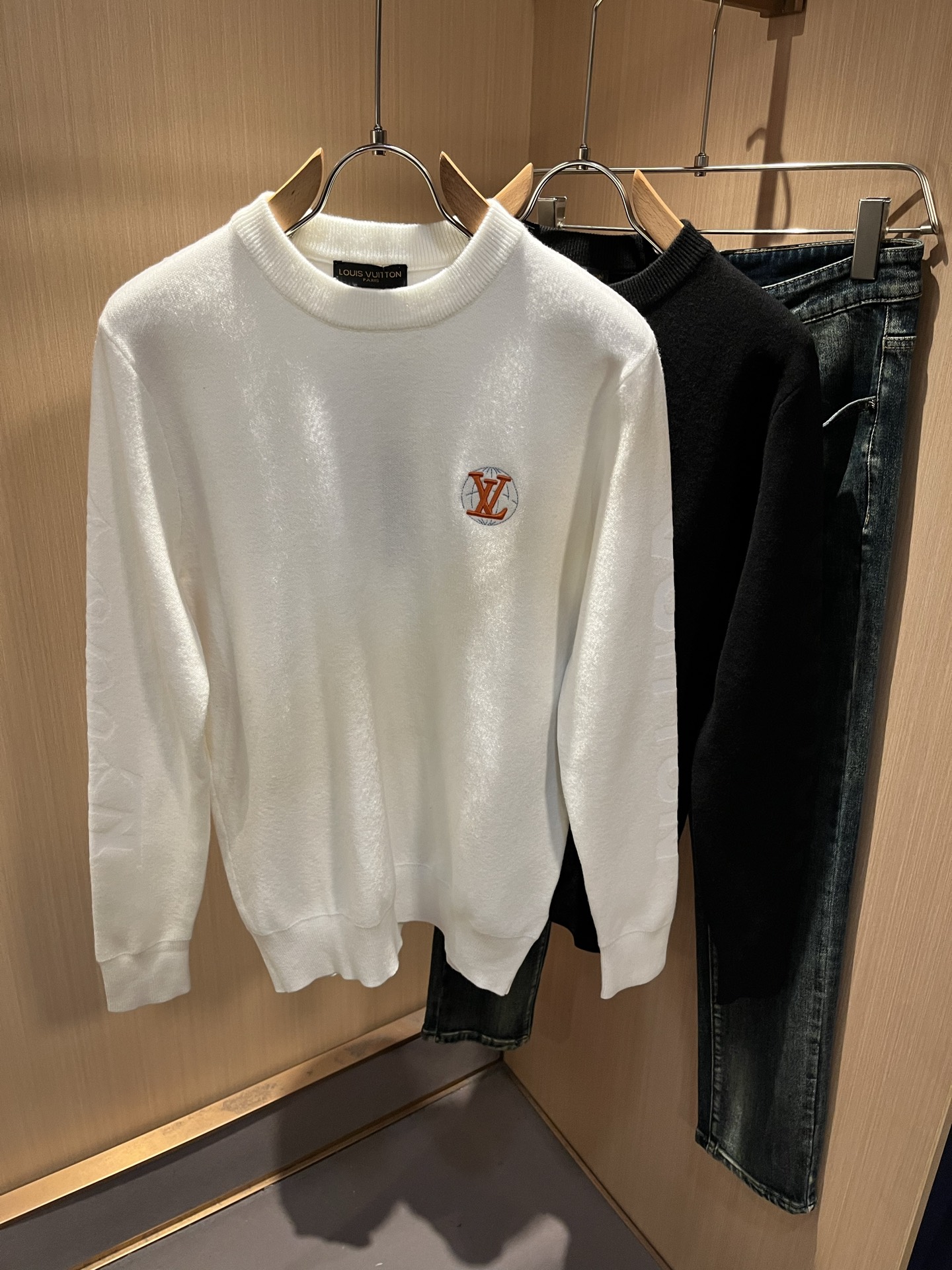 Louis Vuit*on 2025秋冬路易家族轻奢Monogram钩织针织羊毛衫！男女同款👫装饰！ 路