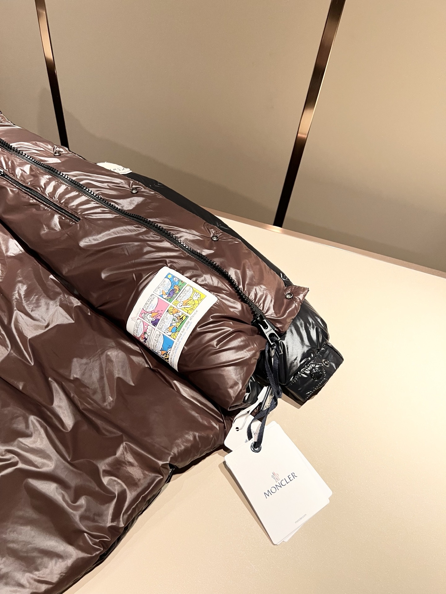 Mon*ler蒙口 2025秋冬新款男女同款👫羽绒服 ！年度的压轴款登场...匠心技艺于一身的经典款.高