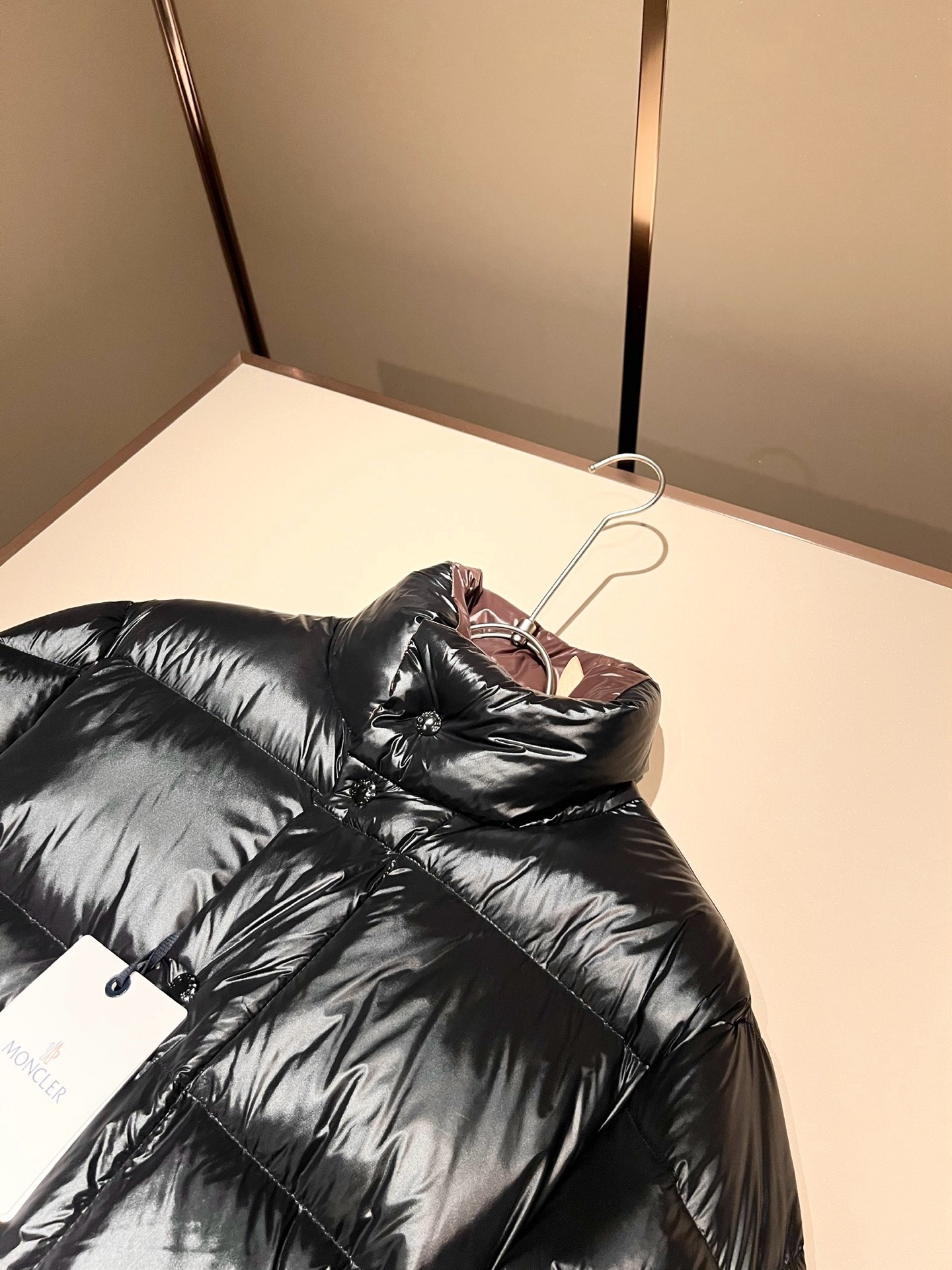 Mon*ler蒙口 2025秋冬新款男女同款👫羽绒服 ！年度的压轴款登场...匠心技艺于一身的经典款.高