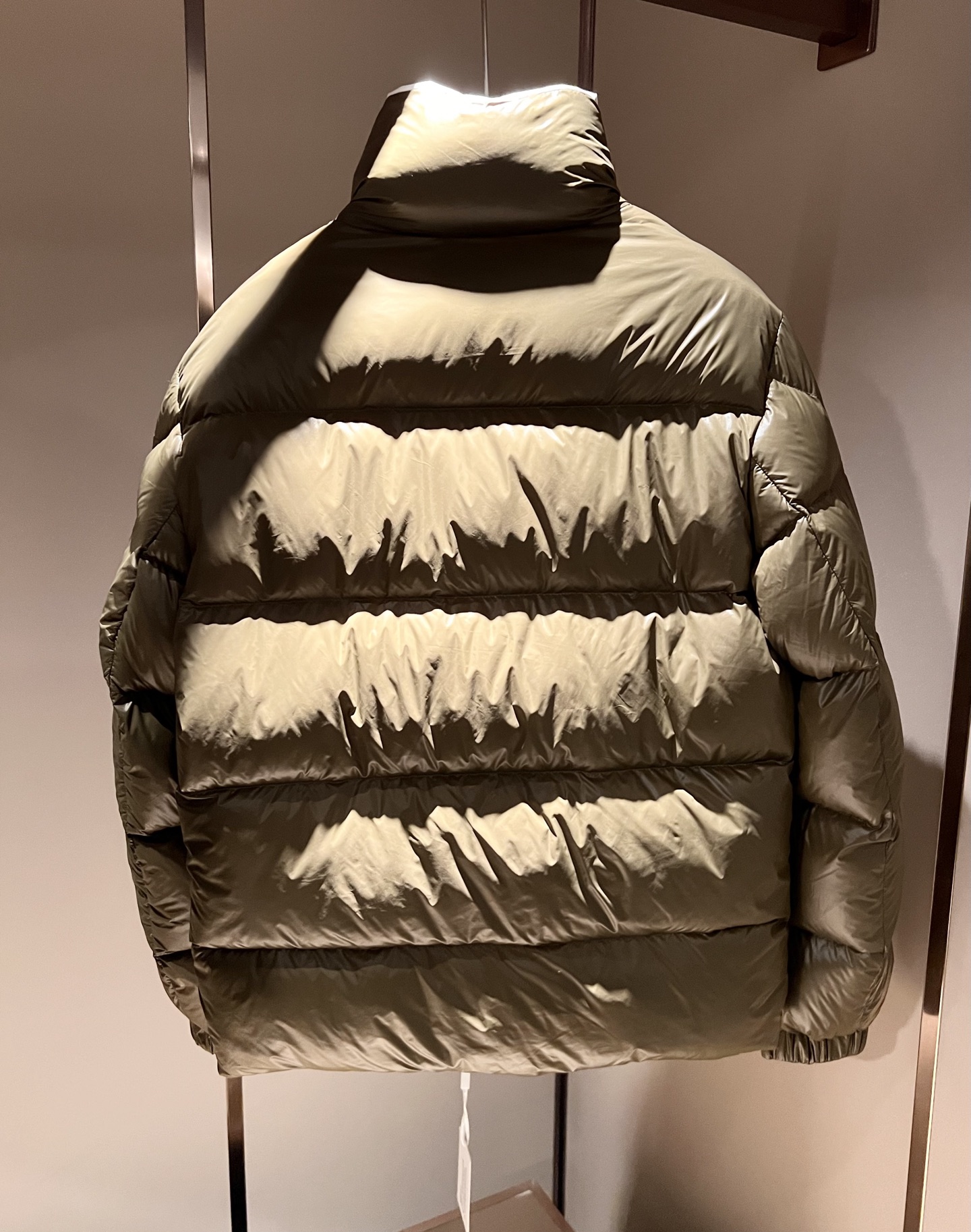 Mon*ler蒙口 2025秋冬新款男女同款👫羽绒服 ！年度的压轴款登场...匠心技艺于一身的经典款.高