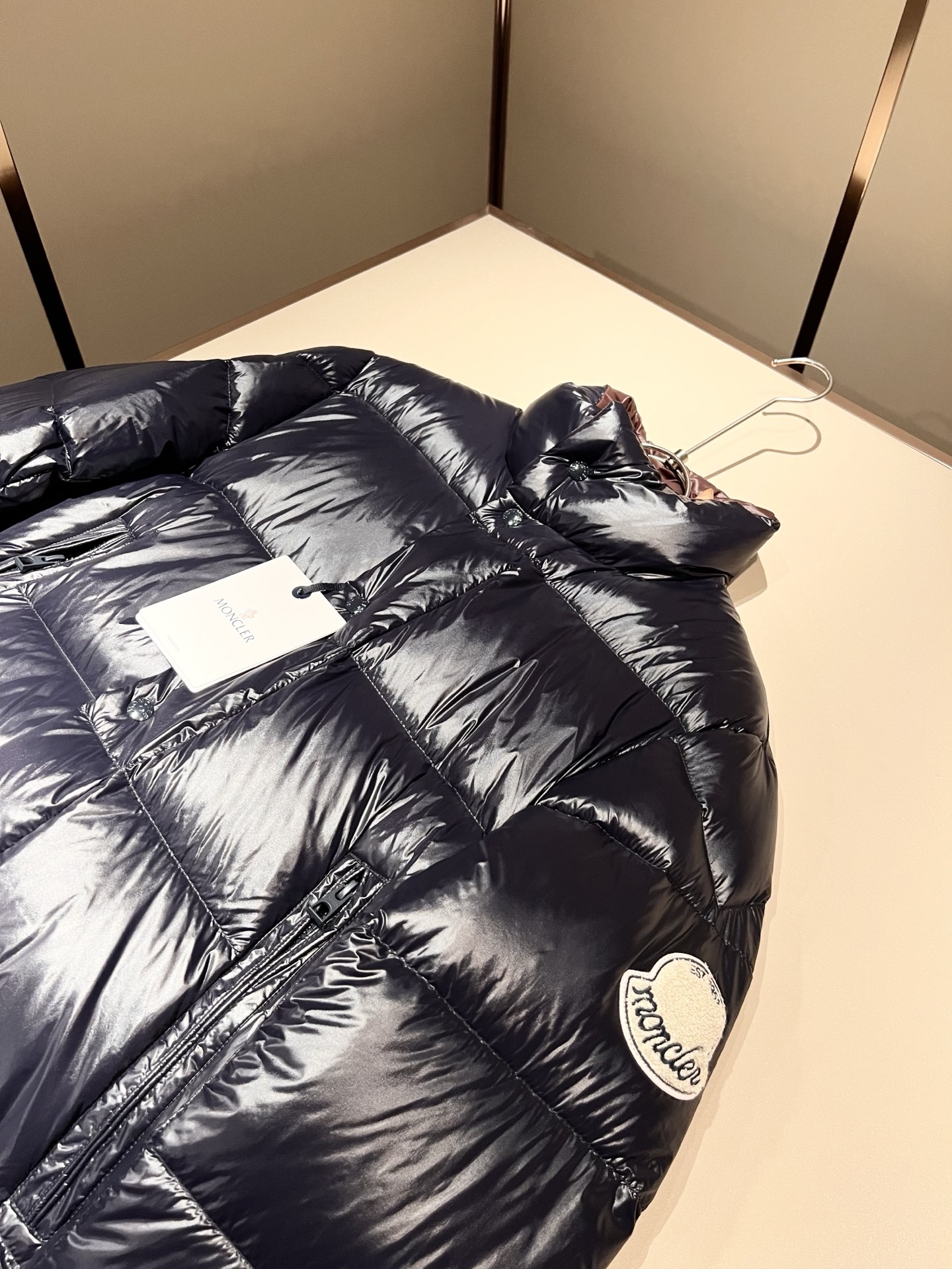 Mon*ler蒙口 2025秋冬新款男女同款👫羽绒服 ！年度的压轴款登场...匠心技艺于一身的经典款.高