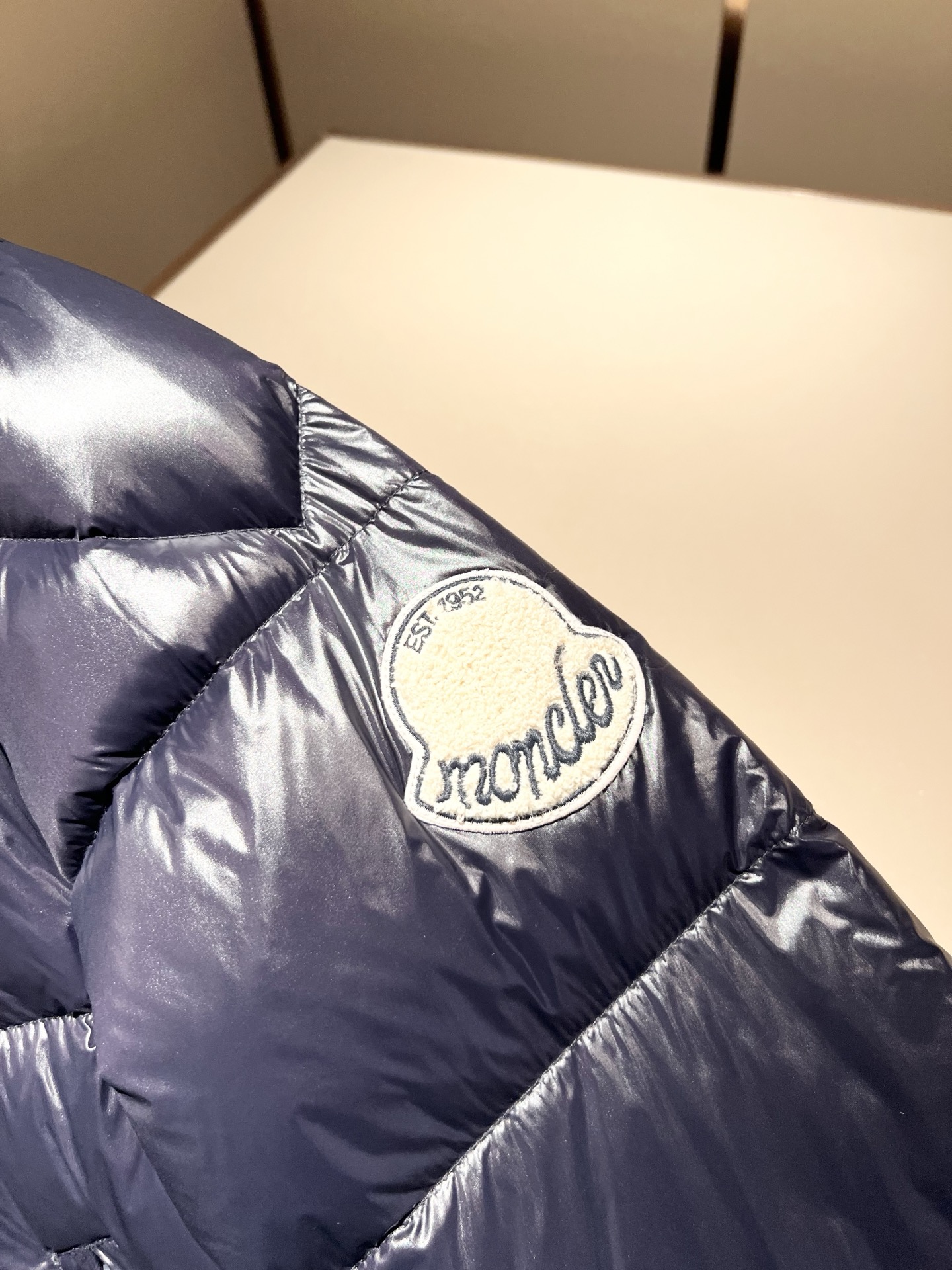 Mon*ler蒙口 2025秋冬新款男女同款👫羽绒服 ！年度的压轴款登场...匠心技艺于一身的经典款.高