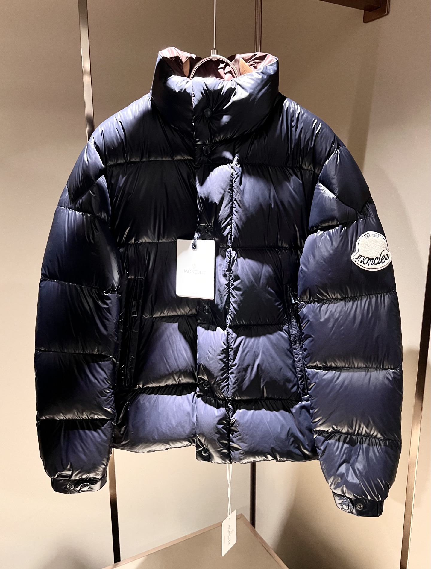 Mon*ler蒙口 2025秋冬新款男女同款👫羽绒服 ！年度的压轴款登场...匠心技艺于一身的经典款.高