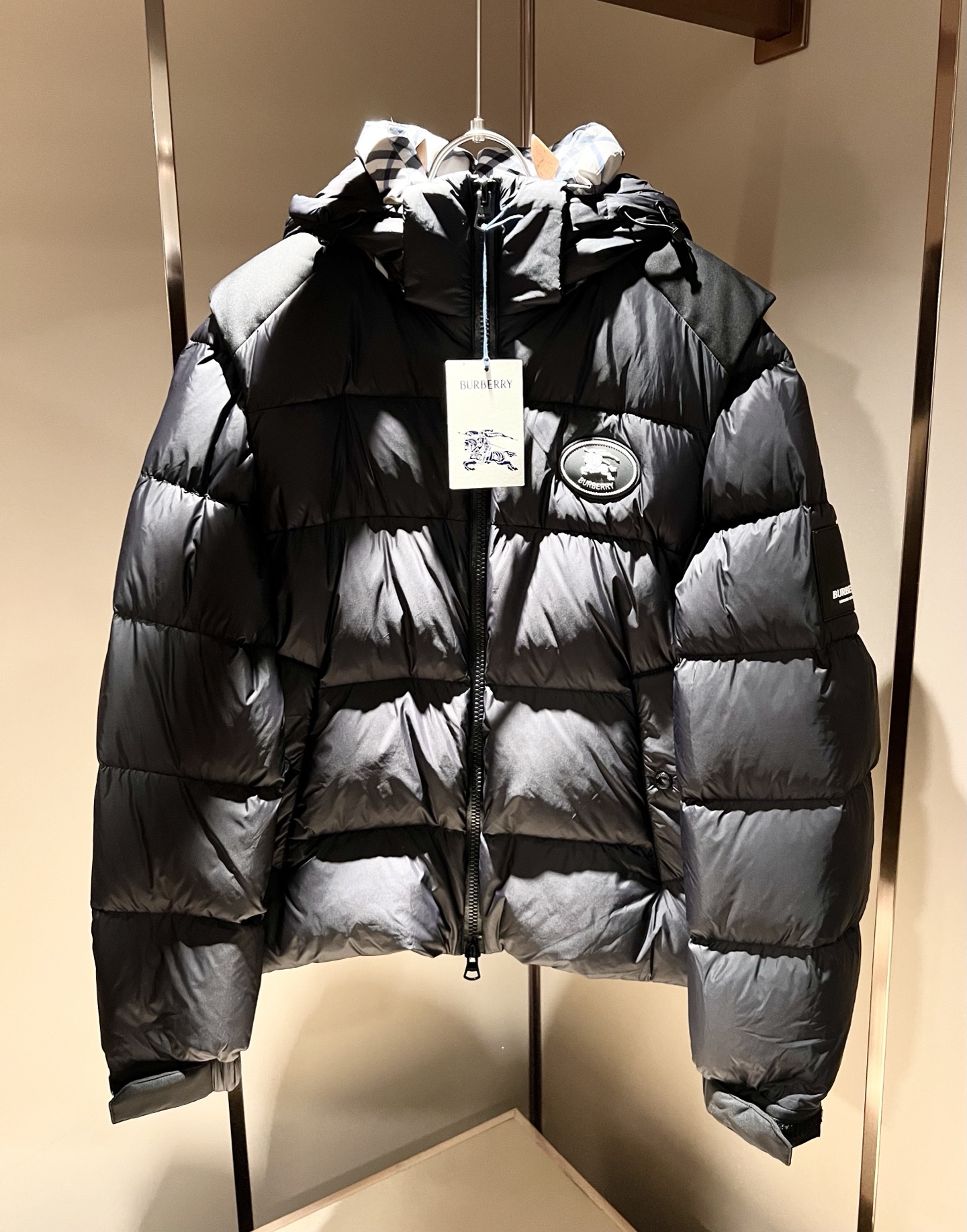 BURBER*Y巴*莉 2025秋冬新品羽绒夹克外套，重磅来袭，最近比较火热的环保聚酯纤维记忆面料制作而