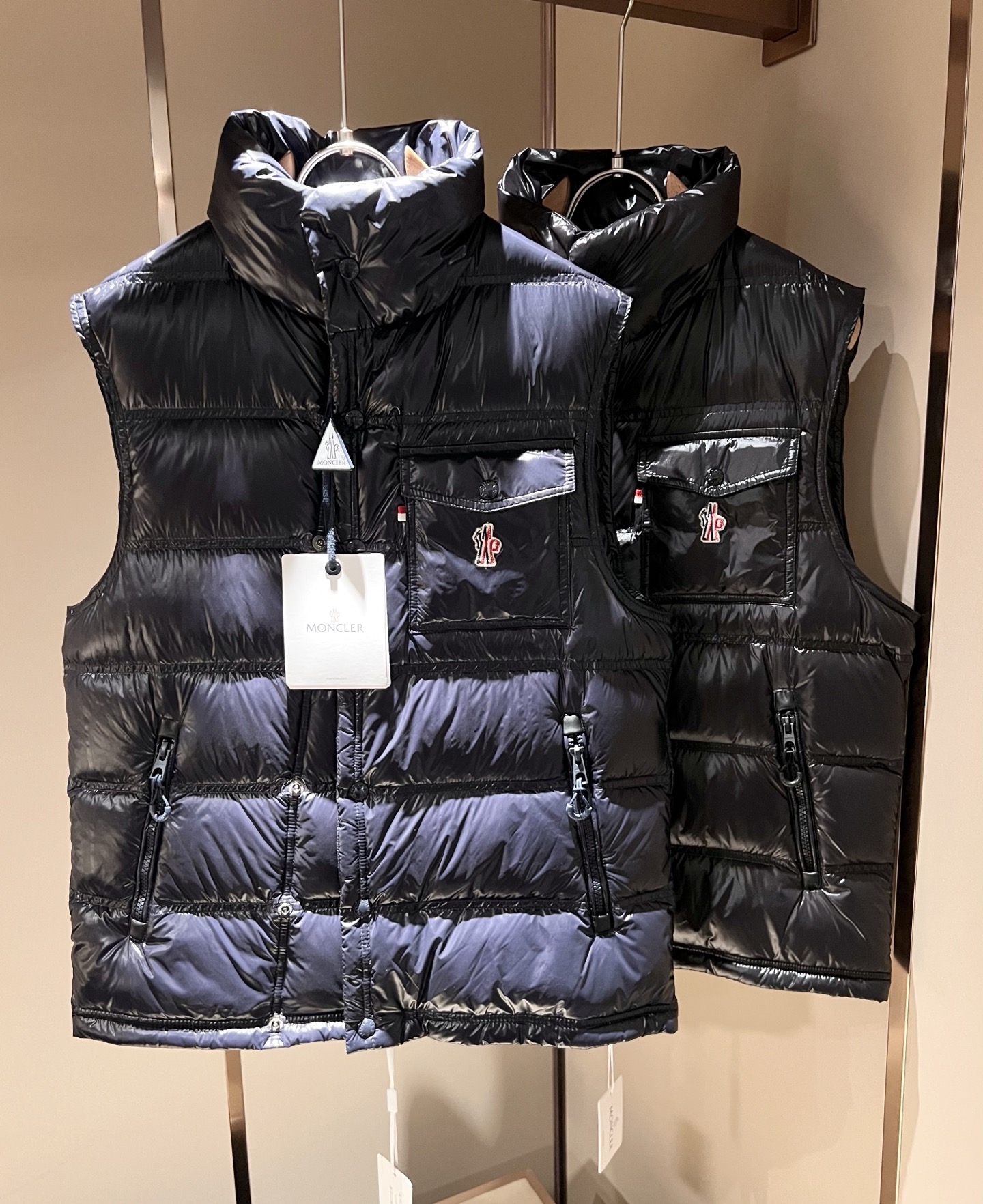 Mon*ler蒙口 2025秋冬新款男女同款👫羽绒马甲夹克 ！年度的压轴款登场...匠心技艺于一身的经典