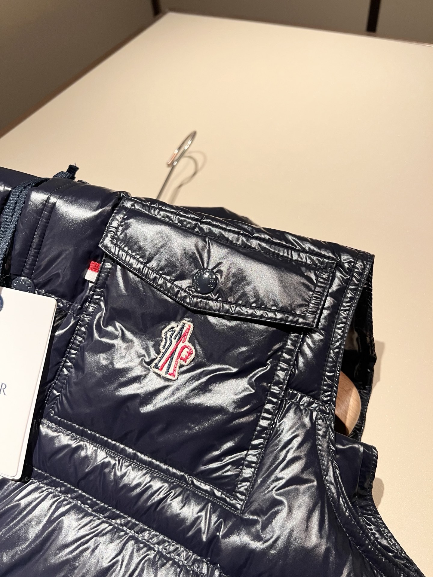 Mon*ler蒙口 2025秋冬新款男女同款👫羽绒马甲夹克 ！年度的压轴款登场...匠心技艺于一身的经典