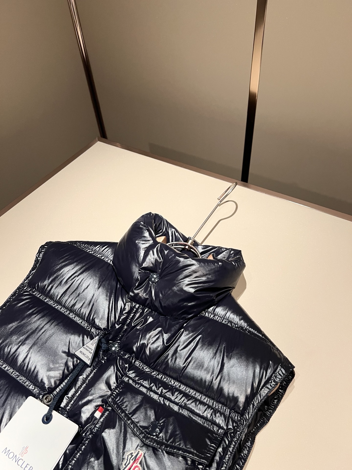 Mon*ler蒙口 2025秋冬新款男女同款👫羽绒马甲夹克 ！年度的压轴款登场...匠心技艺于一身的经典