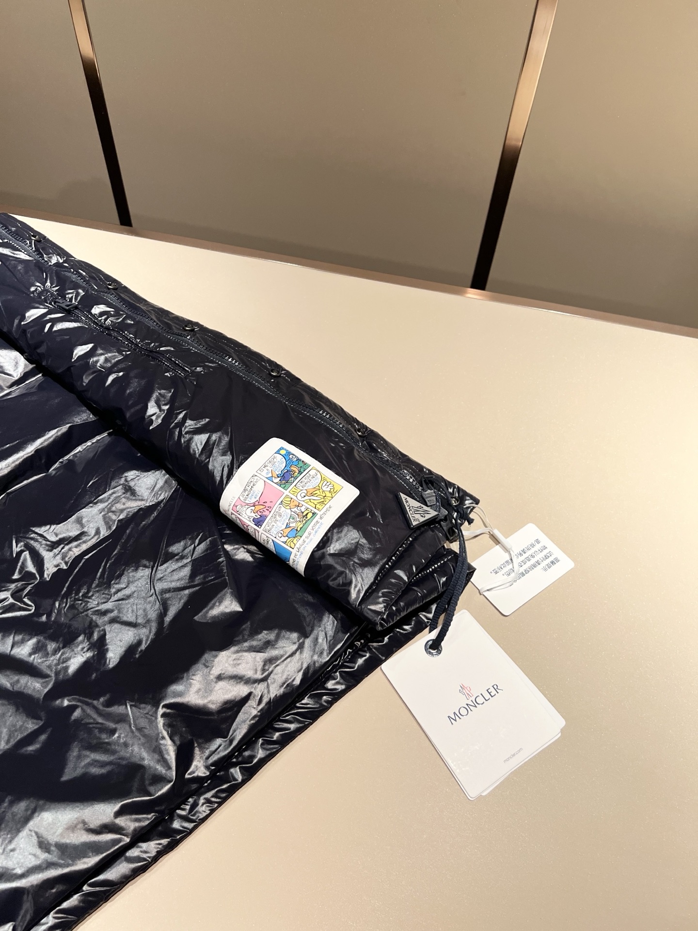 Mon*ler蒙口 2025秋冬新款男女同款👫羽绒马甲夹克 ！年度的压轴款登场...匠心技艺于一身的经典