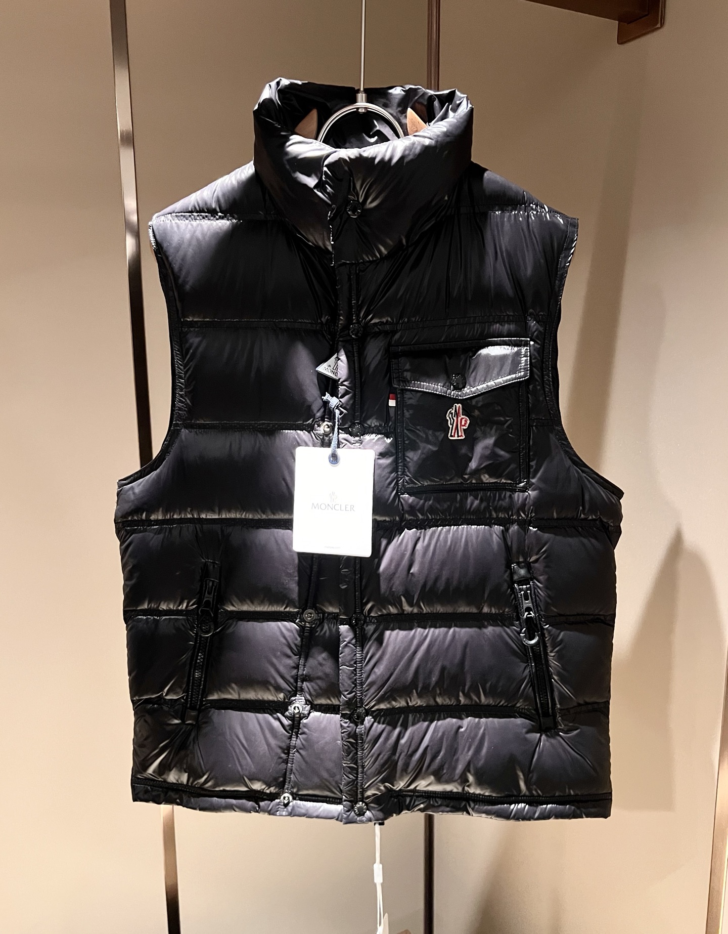 Mon*ler蒙口 2025秋冬新款男女同款👫羽绒马甲夹克 ！年度的压轴款登场...匠心技艺于一身的经典