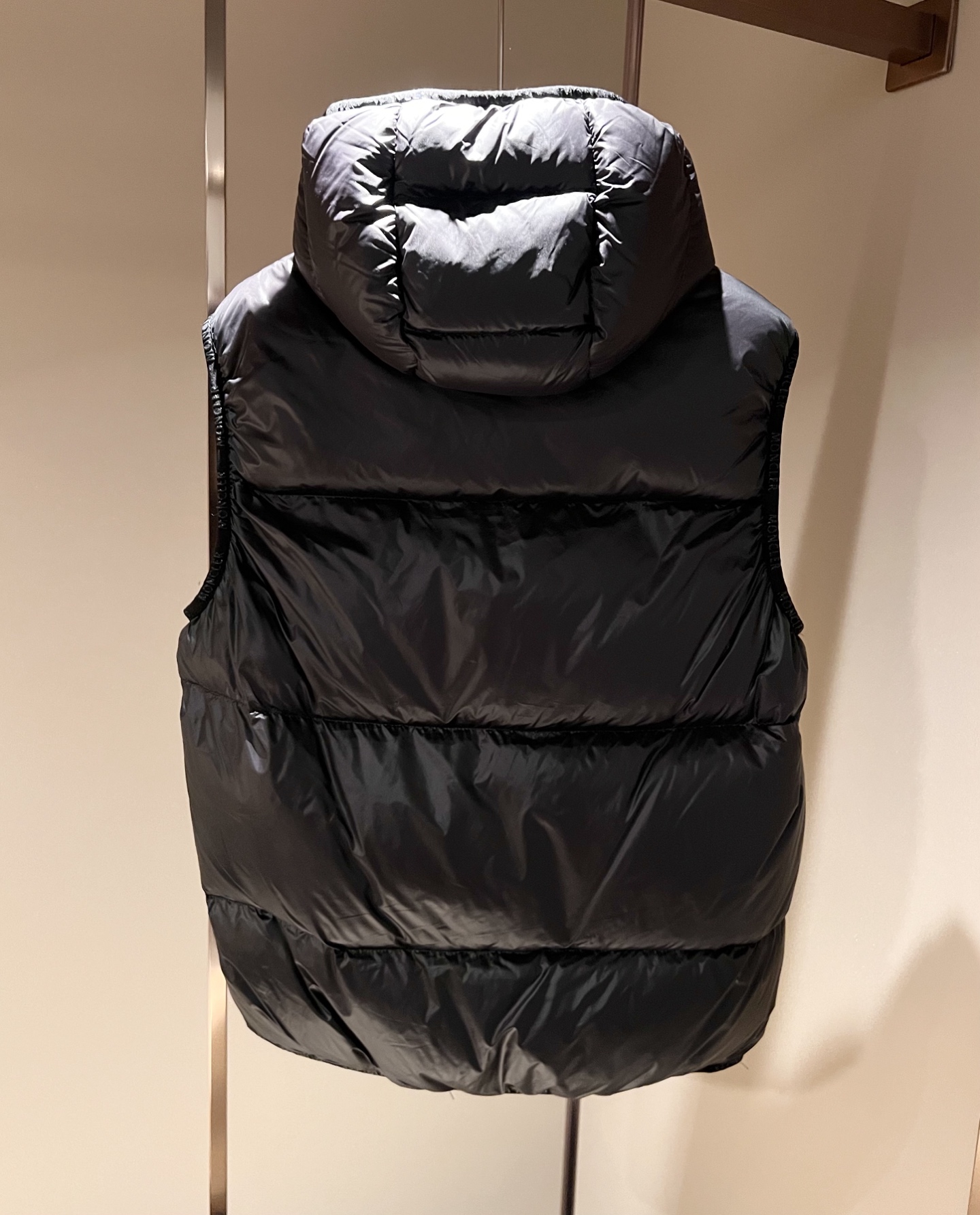 Mon*ler蒙口 2025秋冬新款男女同款👫羽绒马甲夹克 ！年度的压轴款登场...匠心技艺于一身的经典