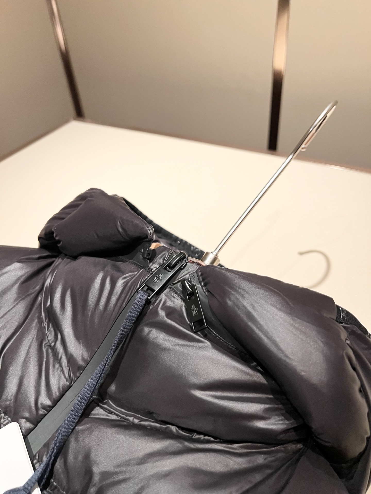 Mon*ler蒙口 2025秋冬新款男女同款👫羽绒马甲夹克 ！年度的压轴款登场...匠心技艺于一身的经典