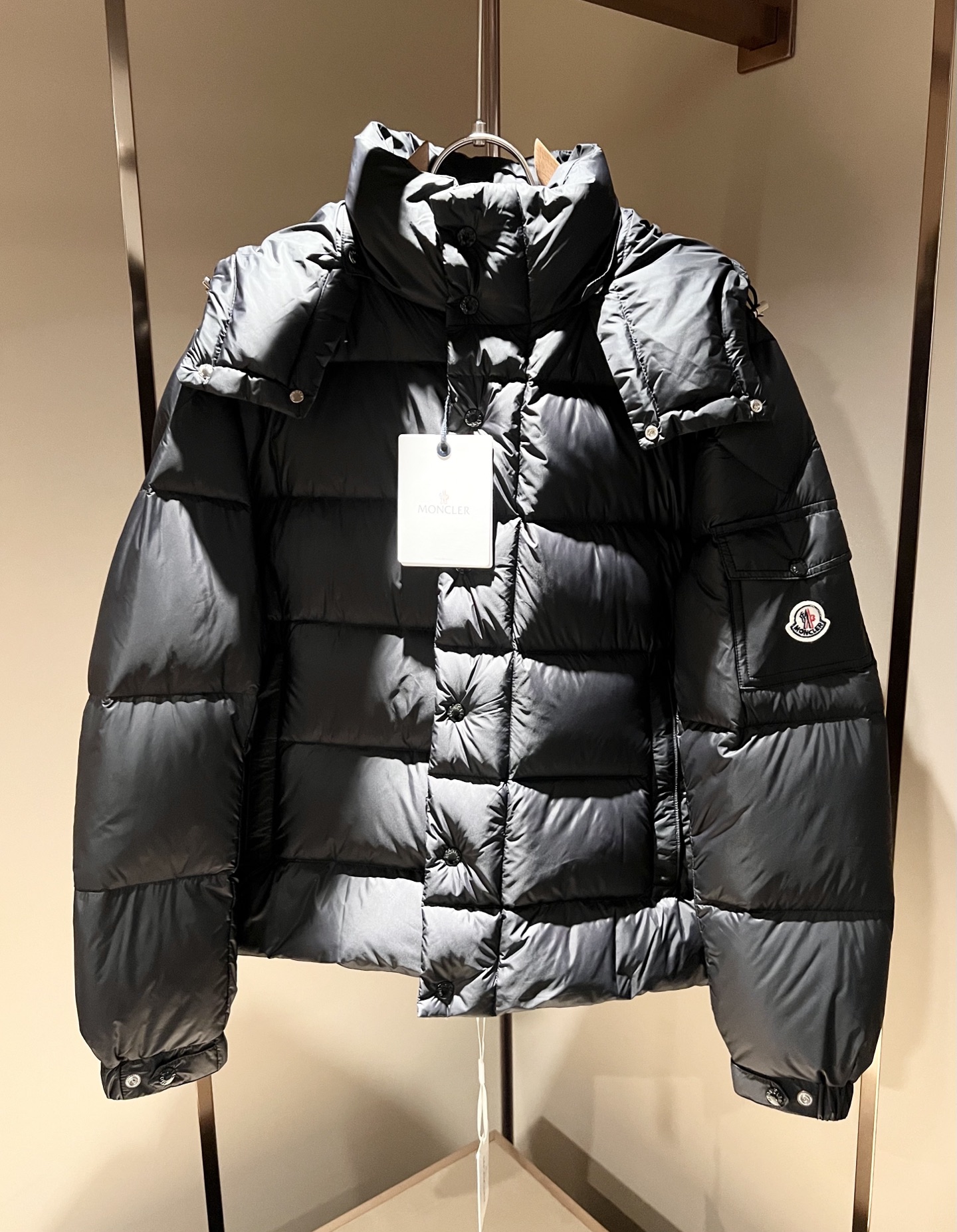 Mon*ler蒙口 2025秋冬新款男女同款👫羽绒服 ！年度的压轴款登场...匠心技艺于一身的经典款.高