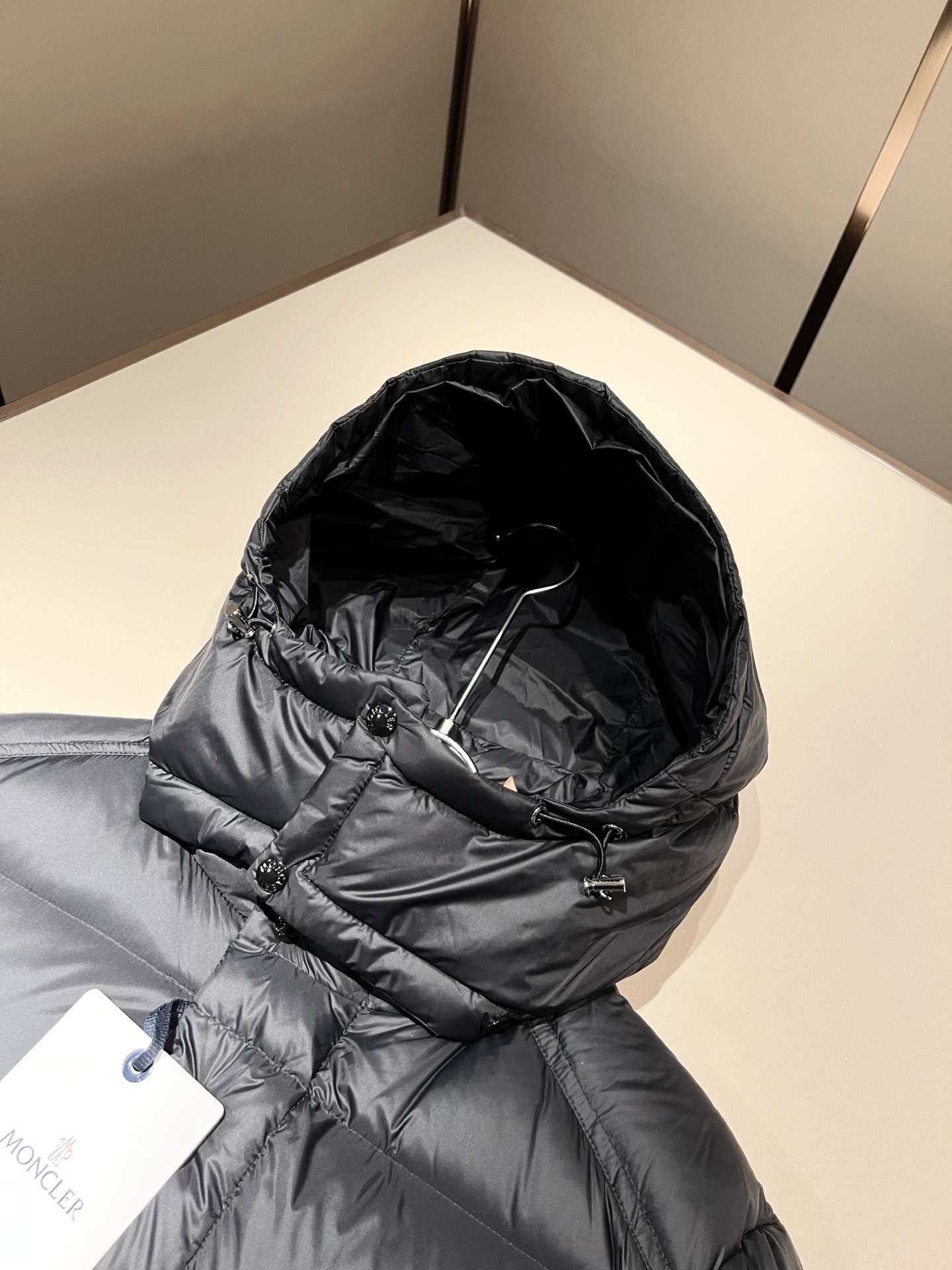 Mon*ler蒙口 2025秋冬新款男女同款👫羽绒服 ！年度的压轴款登场...匠心技艺于一身的经典款.高