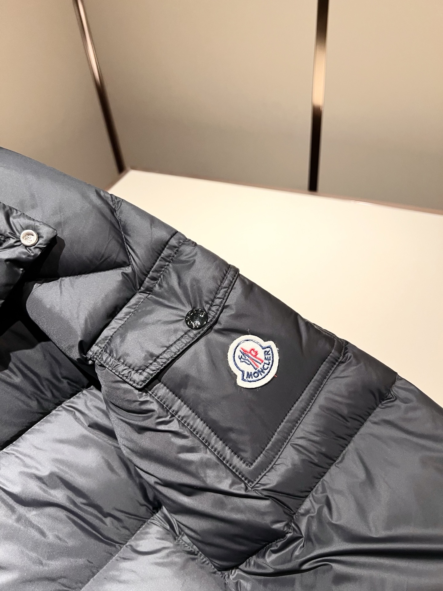 Mon*ler蒙口 2025秋冬新款男女同款👫羽绒服 ！年度的压轴款登场...匠心技艺于一身的经典款.高