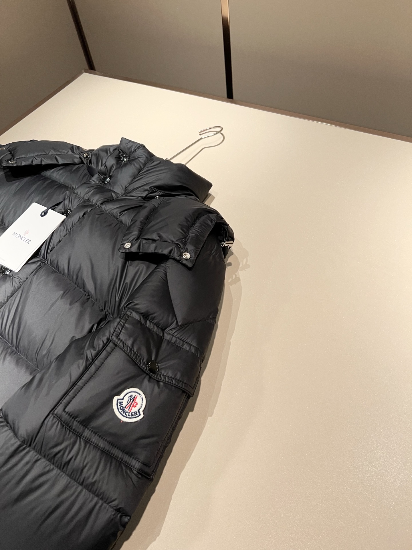 Mon*ler蒙口 2025秋冬新款男女同款👫羽绒服 ！年度的压轴款登场...匠心技艺于一身的经典款.高