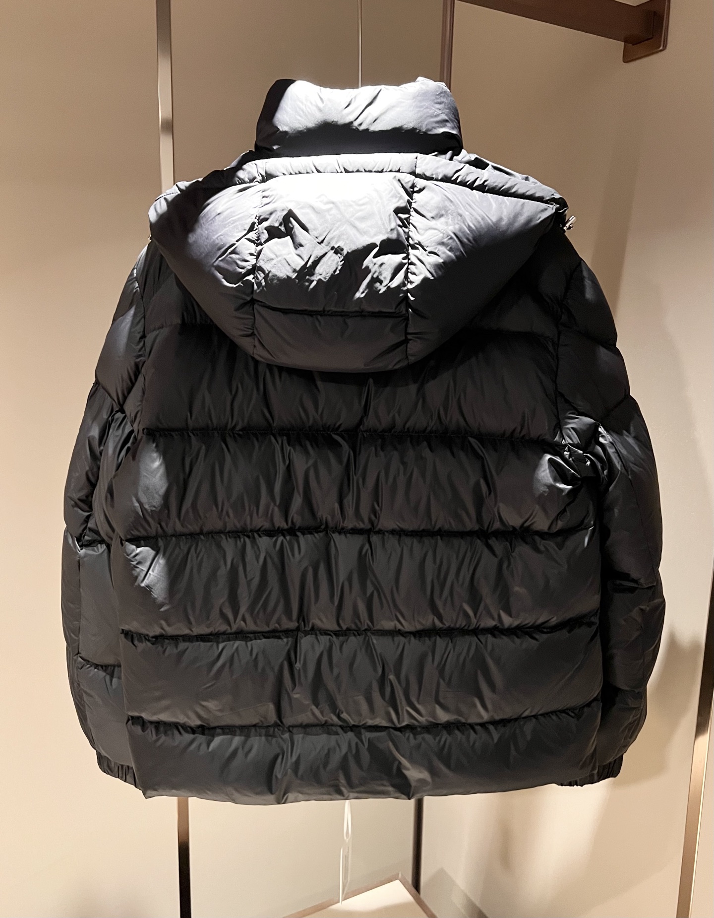 Mon*ler蒙口 2025秋冬新款男女同款👫羽绒服 ！年度的压轴款登场...匠心技艺于一身的经典款.高