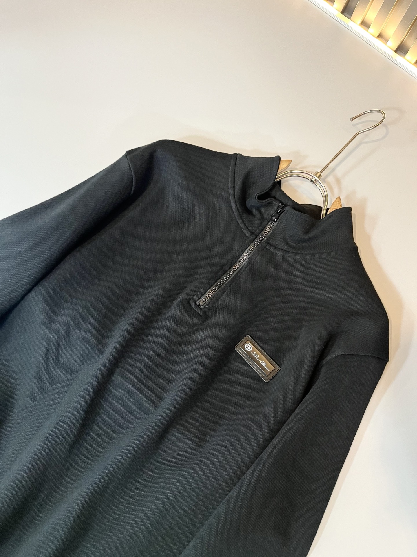 Loro Piana诺悠翩雅 2025秋冬新品男士卫衣，外贸公司订单！胸前logo图案徽章设计！客供珠地