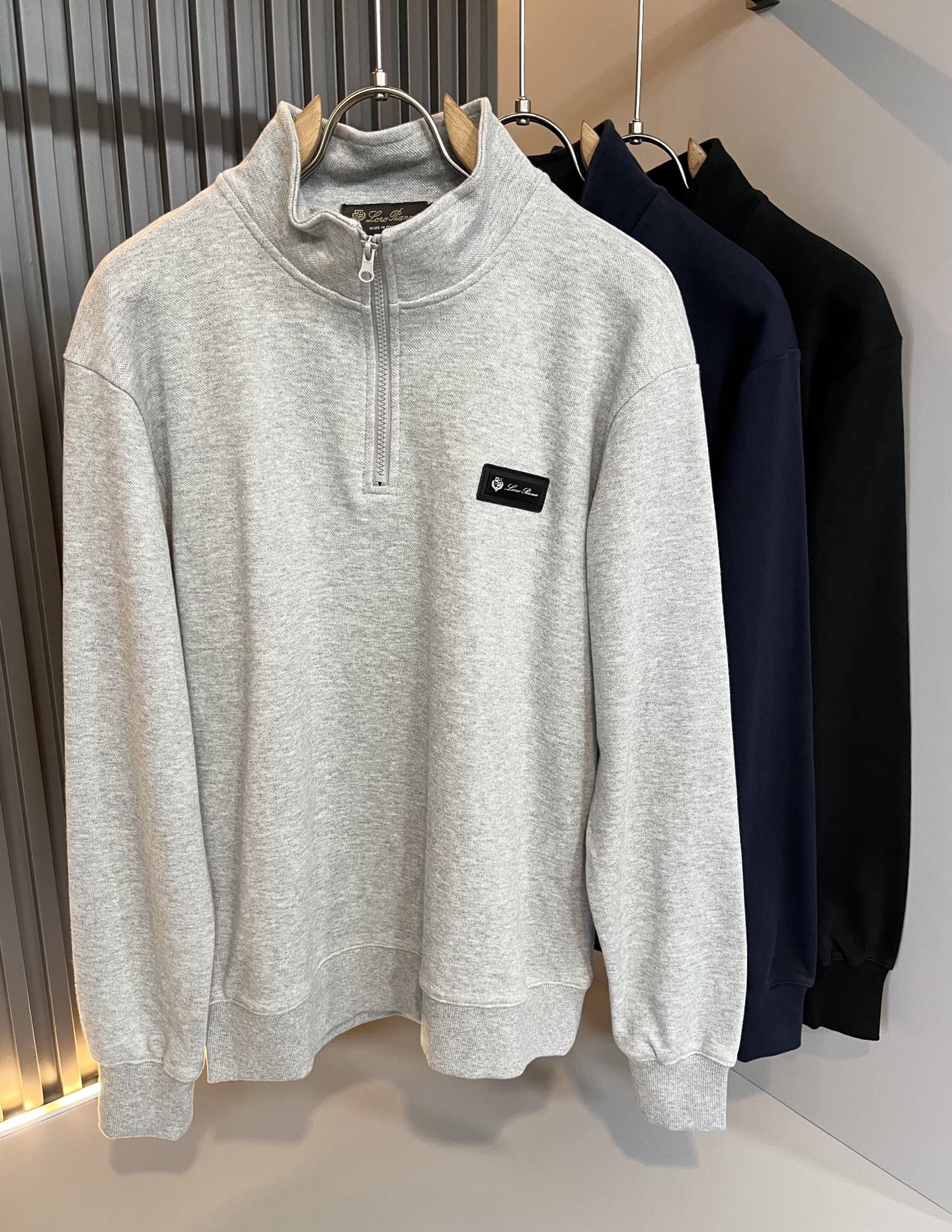 Loro Piana诺悠翩雅 2025秋冬新品男士卫衣，外贸公司订单！胸前logo图案徽章设计！客供珠地