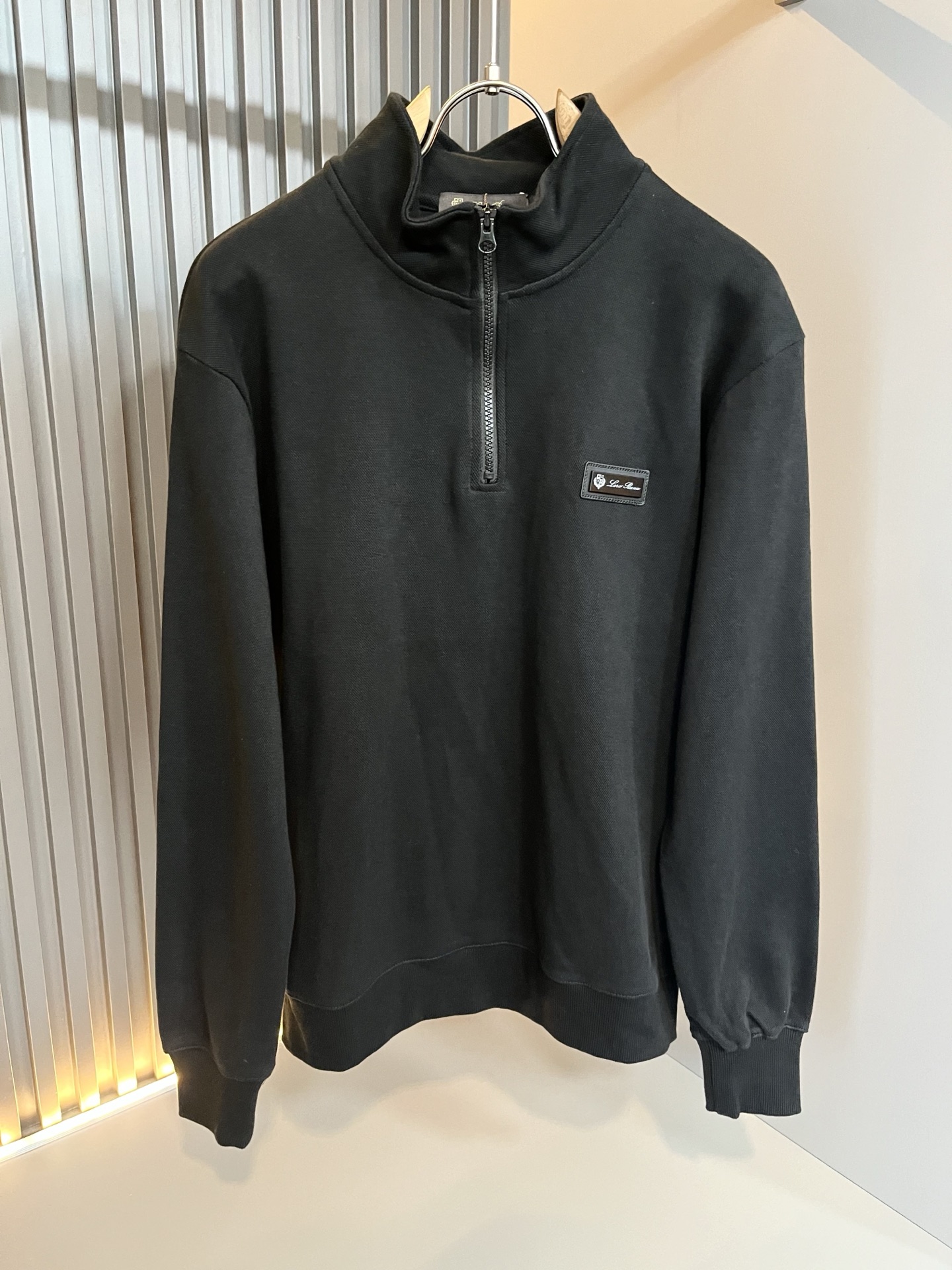 Loro Piana诺悠翩雅 2025秋冬新品男士卫衣，外贸公司订单！胸前logo图案徽章设计！客供珠地