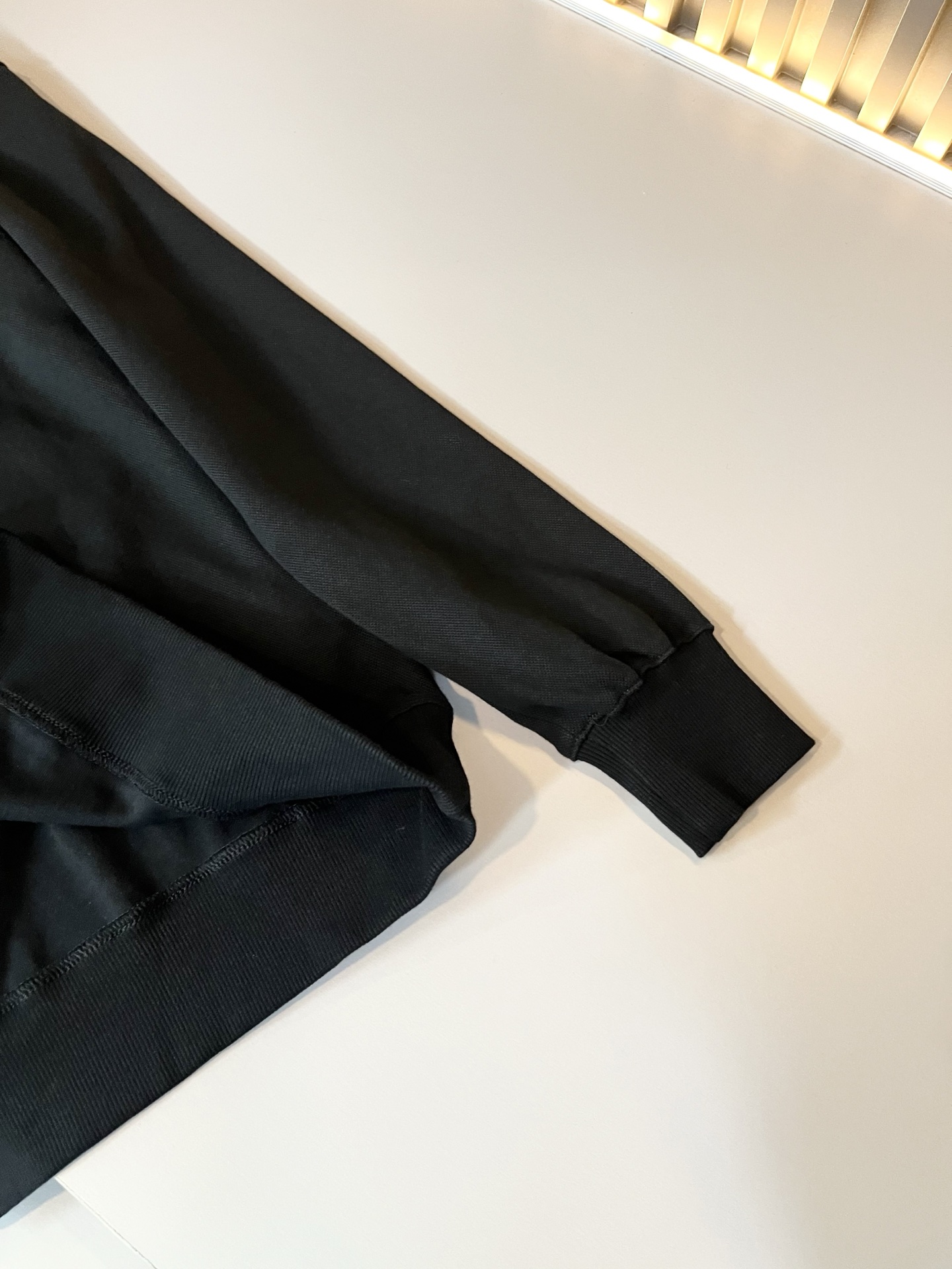 Loro Piana诺悠翩雅 2025秋冬新品男士卫衣，外贸公司订单！胸前logo图案徽章设计！客供珠地