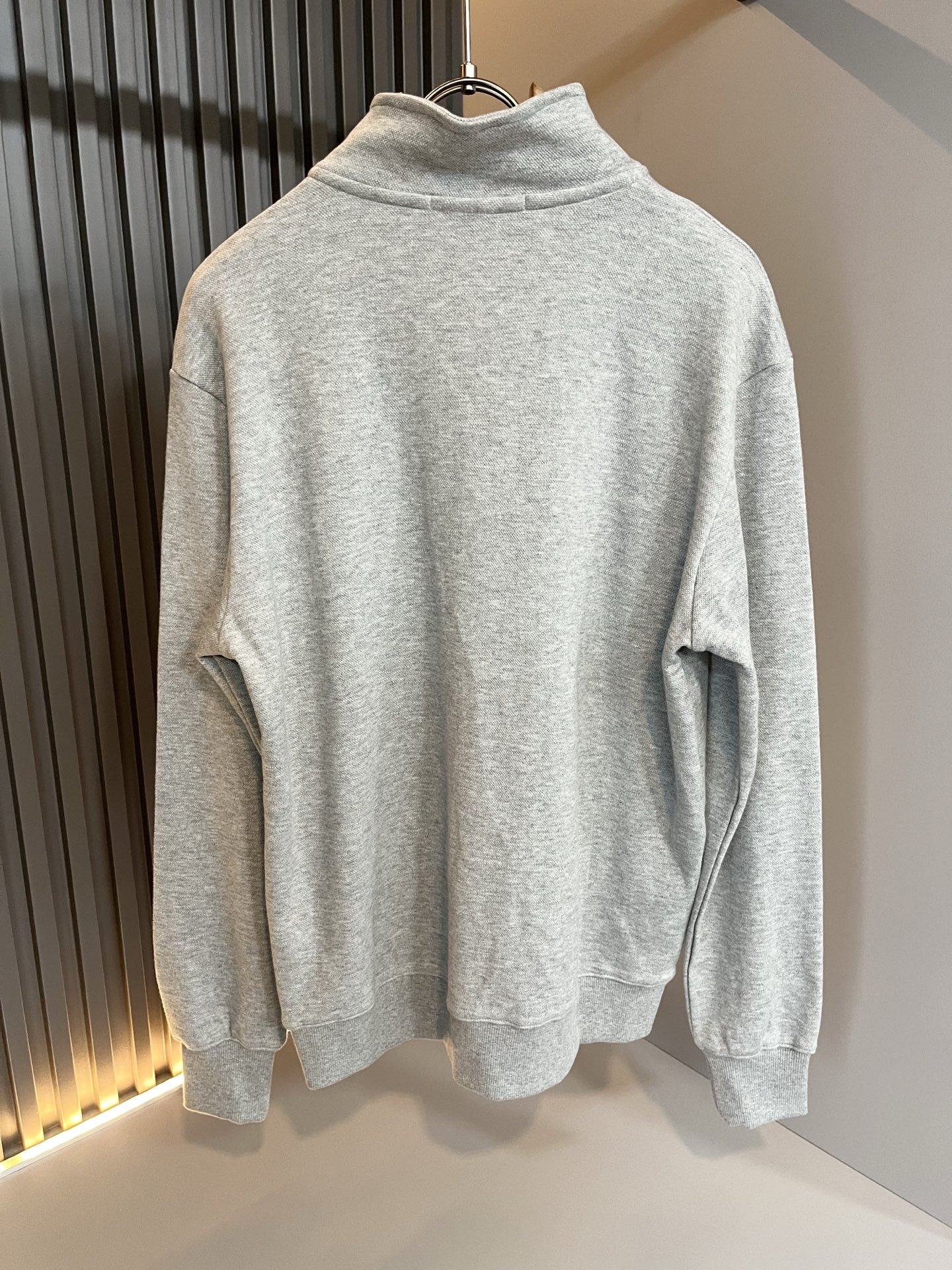 Loro Piana诺悠翩雅 2025秋冬新品男士卫衣，外贸公司订单！胸前logo图案徽章设计！客供珠地