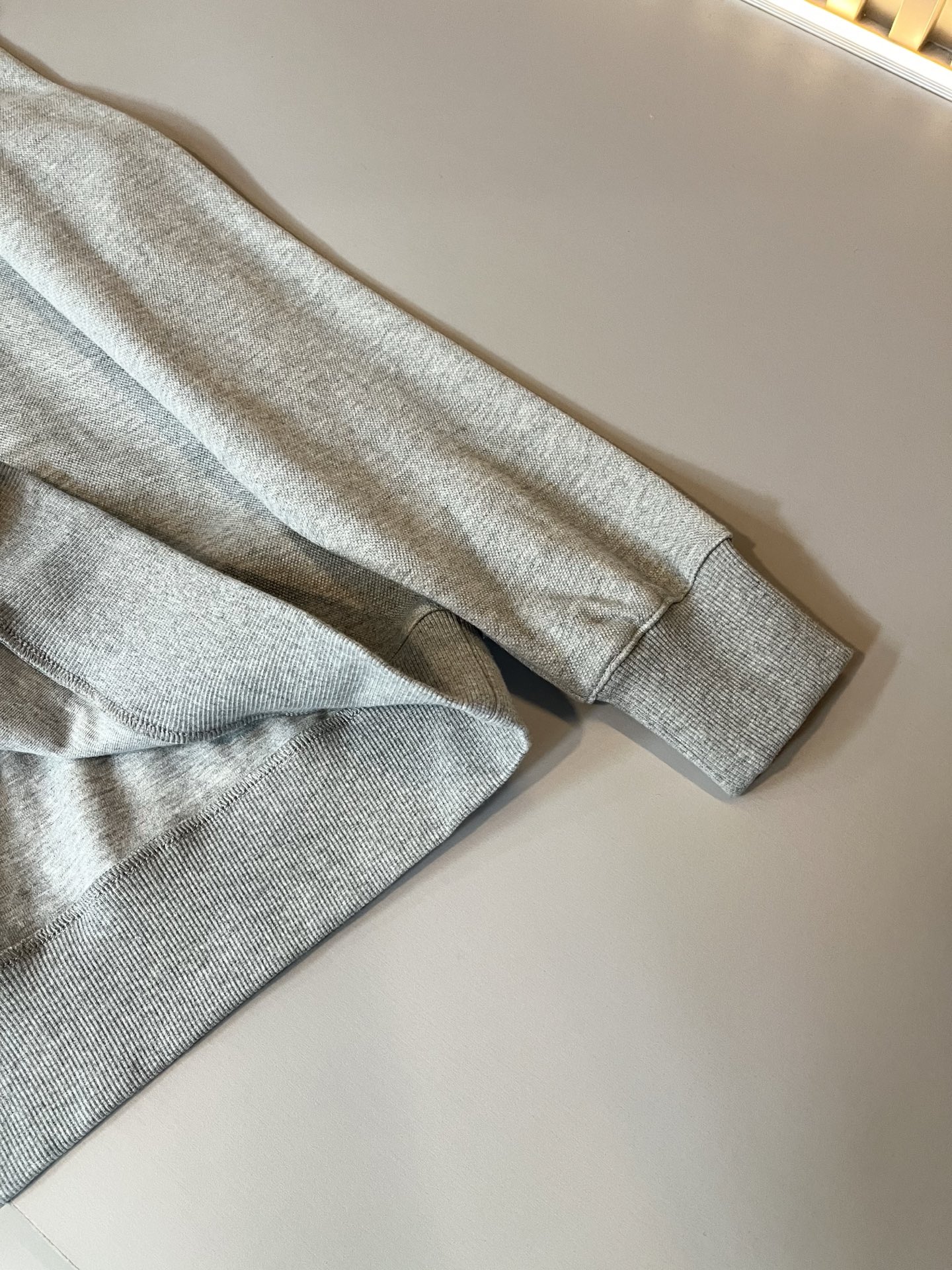 Loro Piana诺悠翩雅 2025秋冬新品男士卫衣，外贸公司订单！胸前logo图案徽章设计！客供珠地