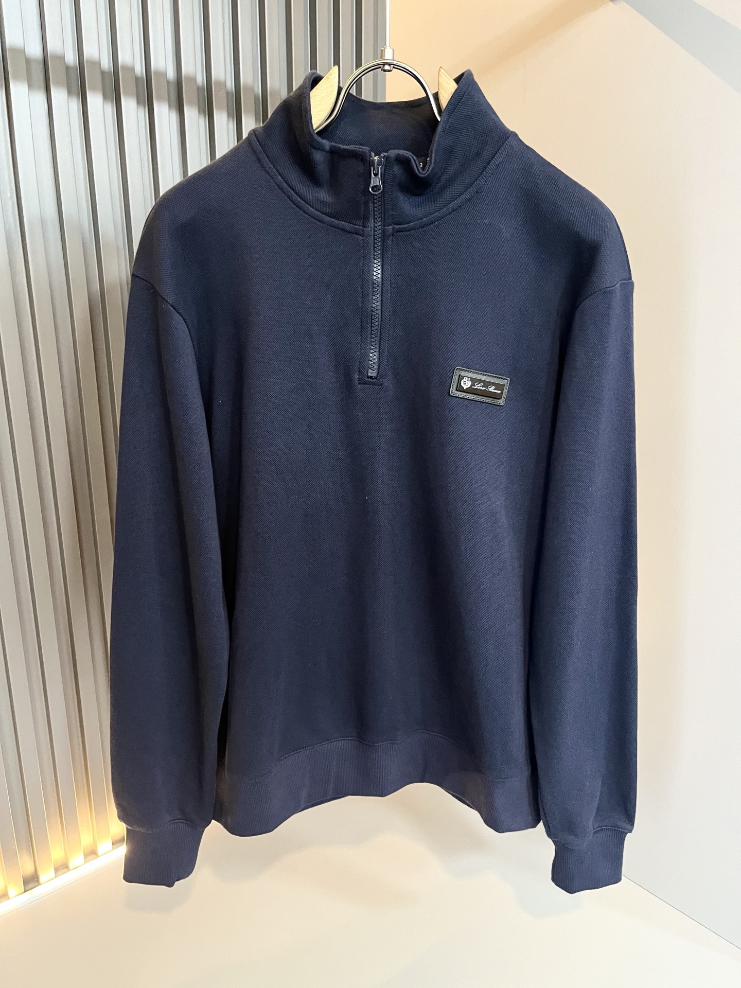 Loro Piana诺悠翩雅 2025秋冬新品男士卫衣，外贸公司订单！胸前logo图案徽章设计！客供珠地