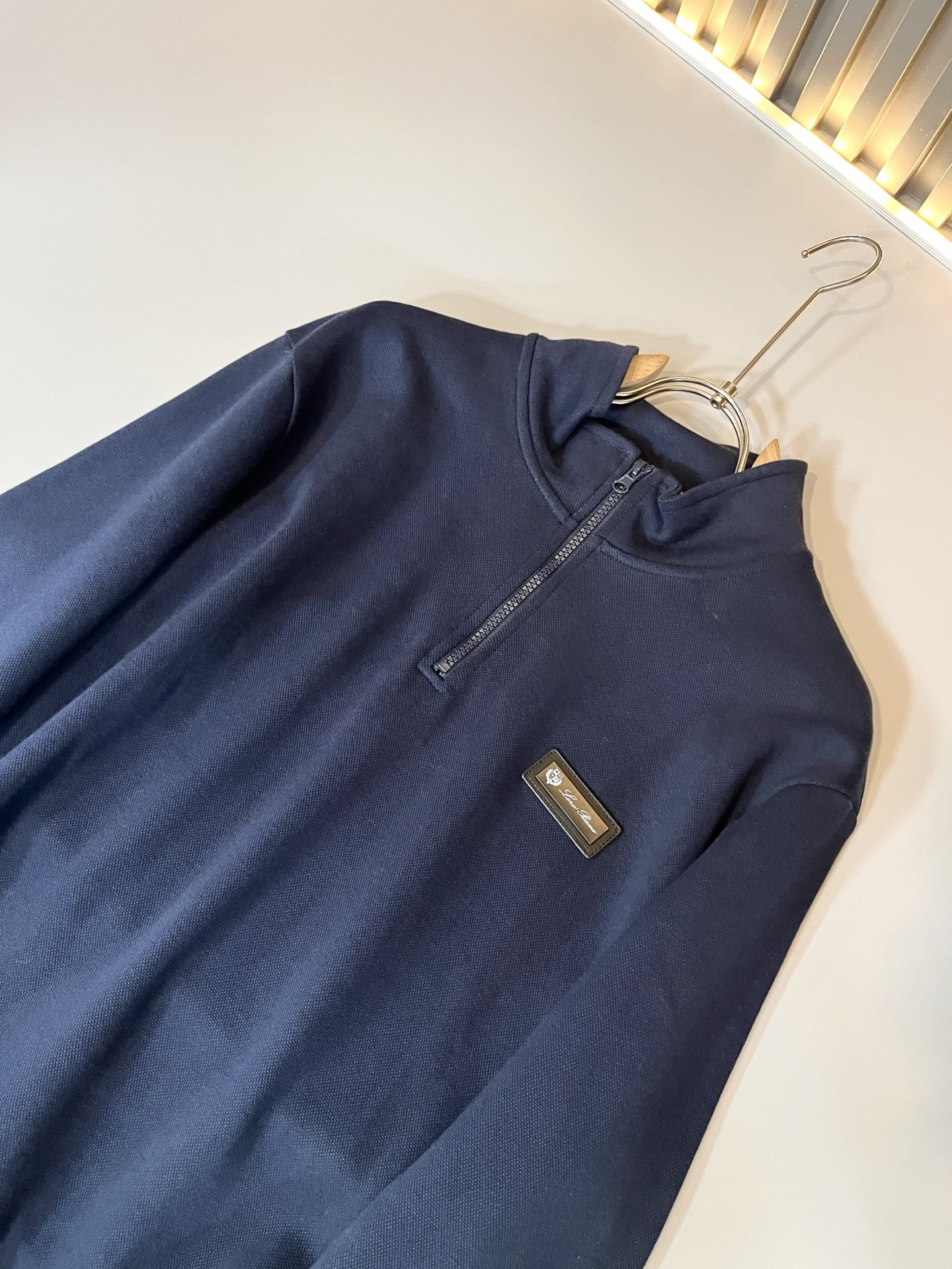 Loro Piana诺悠翩雅 2025秋冬新品男士卫衣，外贸公司订单！胸前logo图案徽章设计！客供珠地