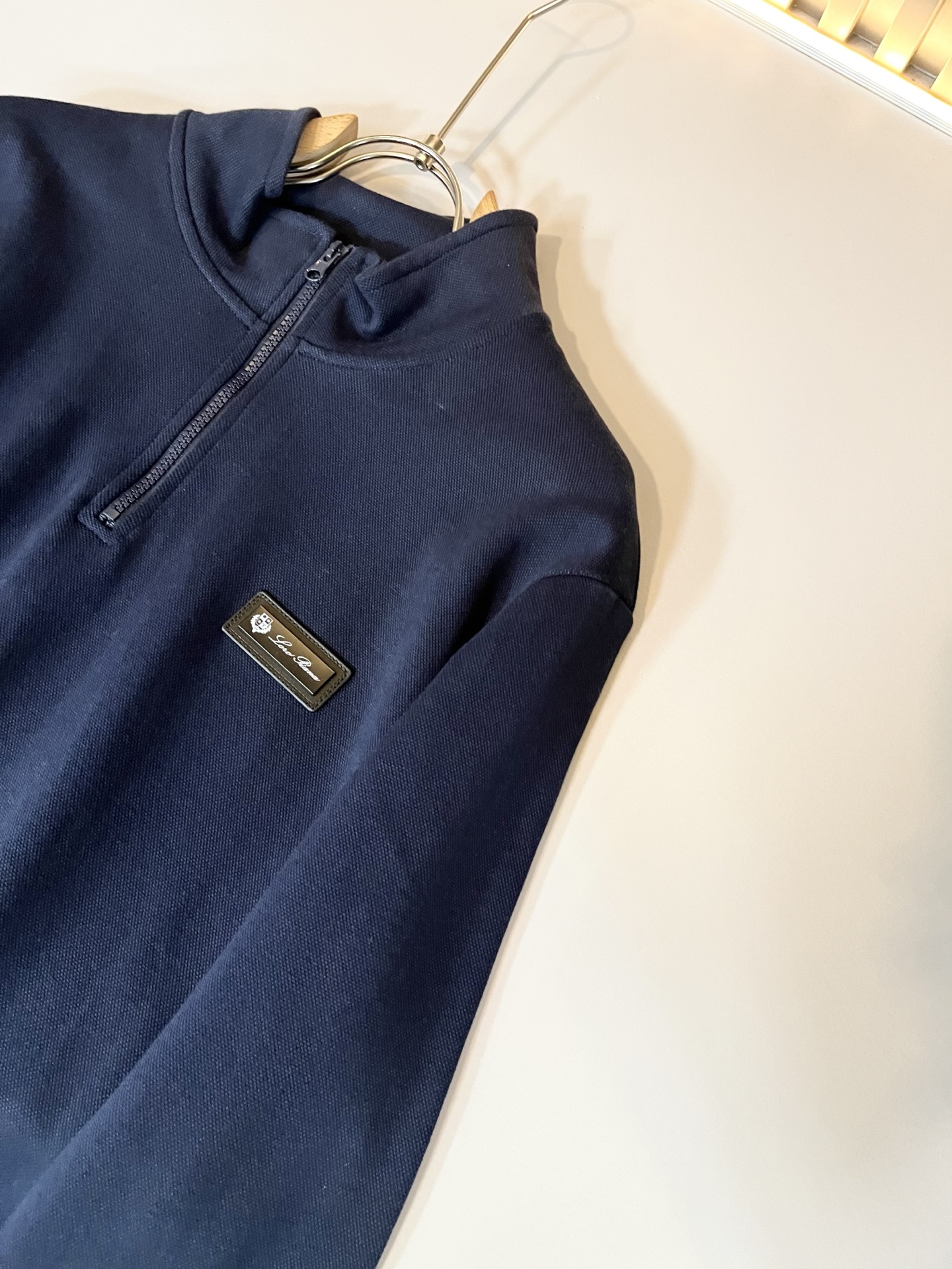 Loro Piana诺悠翩雅 2025秋冬新品男士卫衣，外贸公司订单！胸前logo图案徽章设计！客供珠地