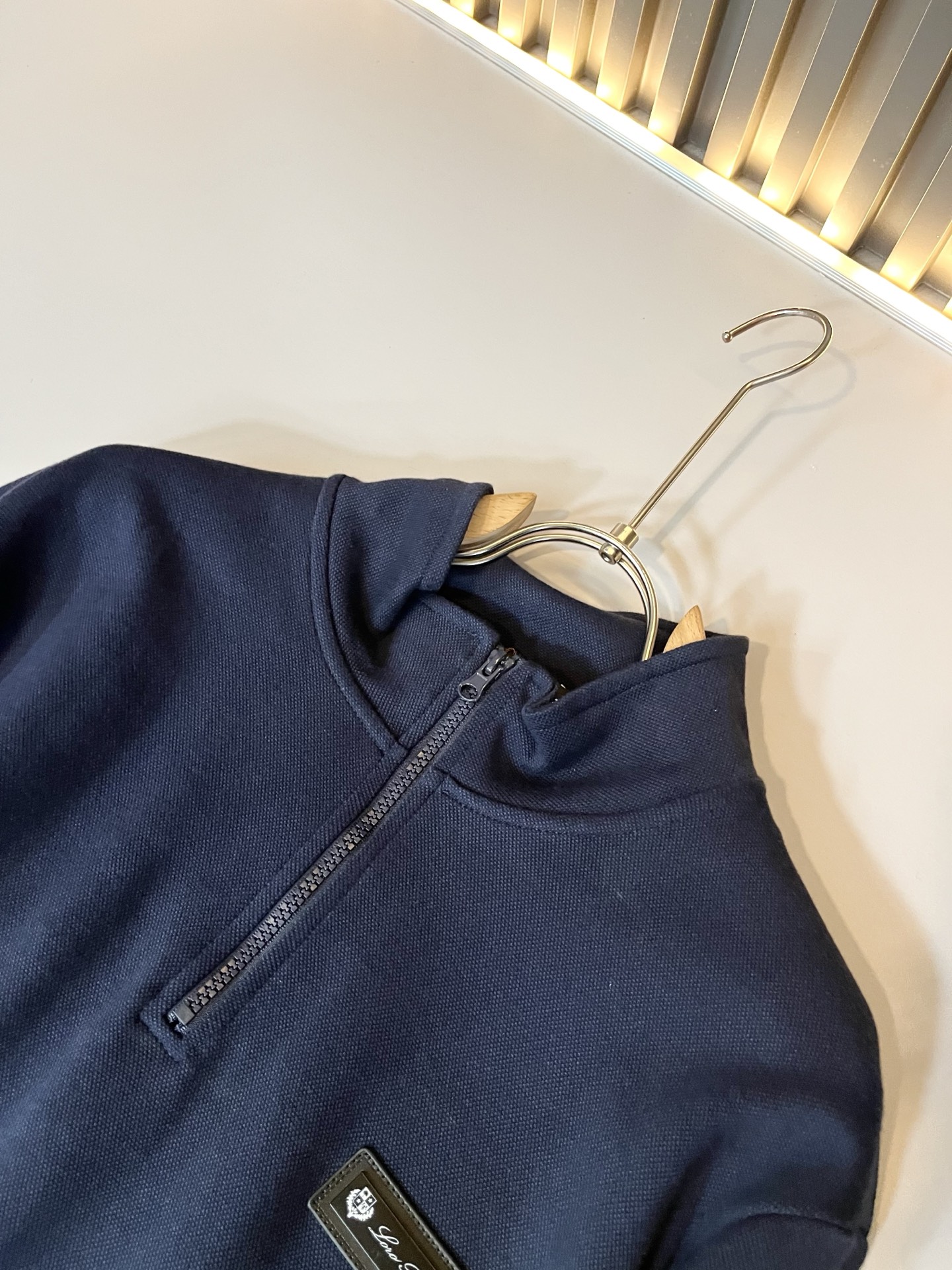 Loro Piana诺悠翩雅 2025秋冬新品男士卫衣，外贸公司订单！胸前logo图案徽章设计！客供珠地