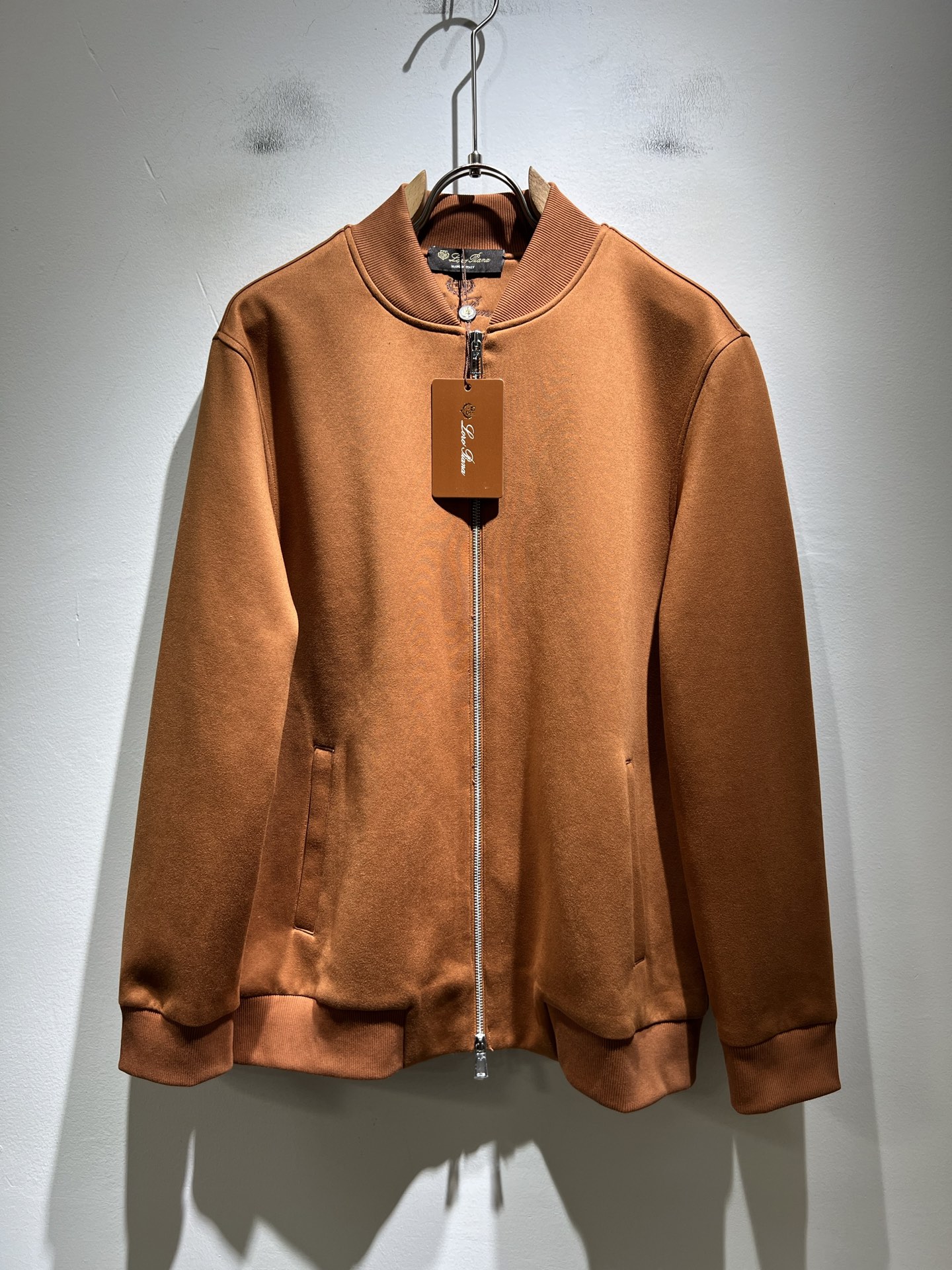 Loro Piana诺悠翩雅 2025秋冬新品男士休闲夹克外套，外贸公司订单！客供仿绒棉材质，刺绣log