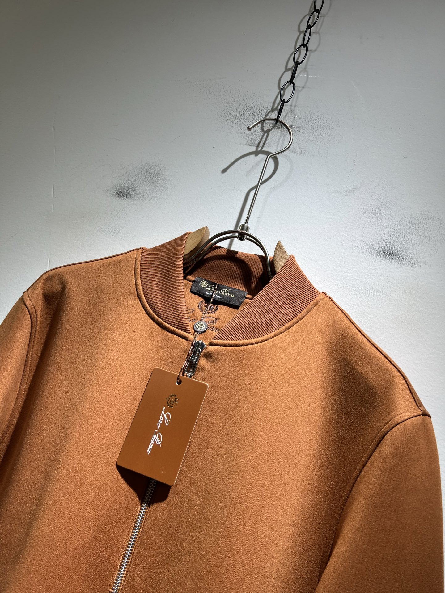 Loro Piana诺悠翩雅 2025秋冬新品男士休闲夹克外套，外贸公司订单！客供仿绒棉材质，刺绣log