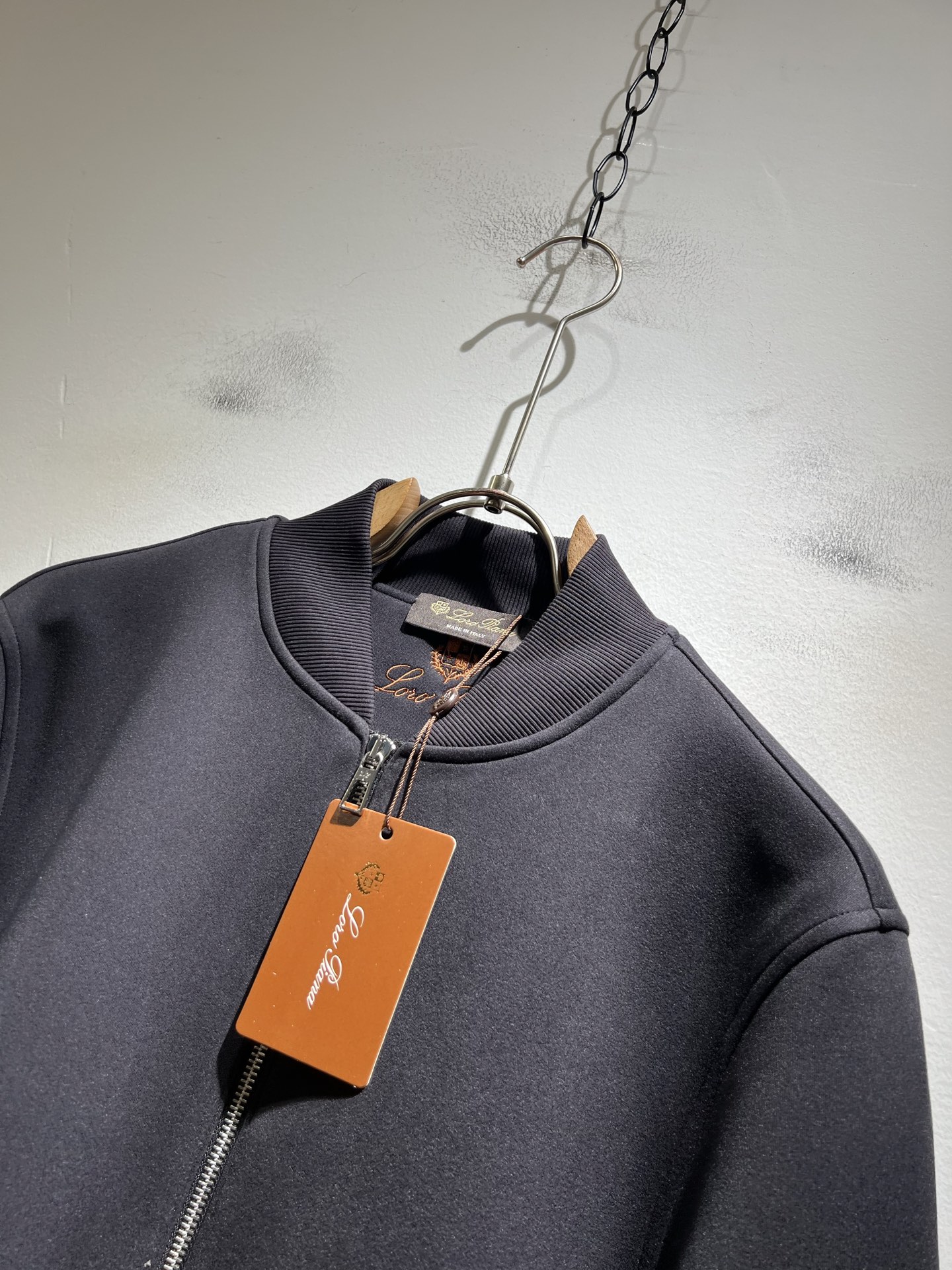 Loro Piana诺悠翩雅 2025秋冬新品男士休闲夹克外套，外贸公司订单！客供仿绒棉材质，刺绣log