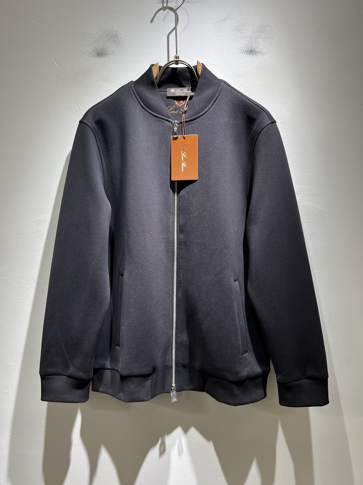 Loro Piana诺悠翩雅 2025秋冬新品男士休闲夹克外套，外贸公司订单！客供仿绒棉材质，刺绣log