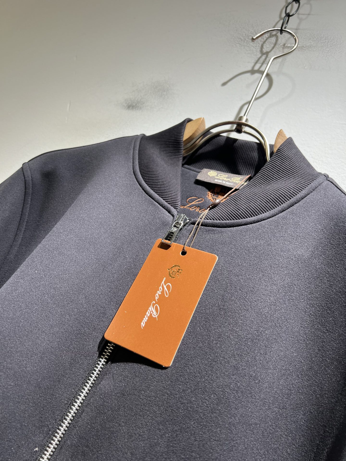 Loro Piana诺悠翩雅 2025秋冬新品男士休闲夹克外套，外贸公司订单！客供仿绒棉材质，刺绣log