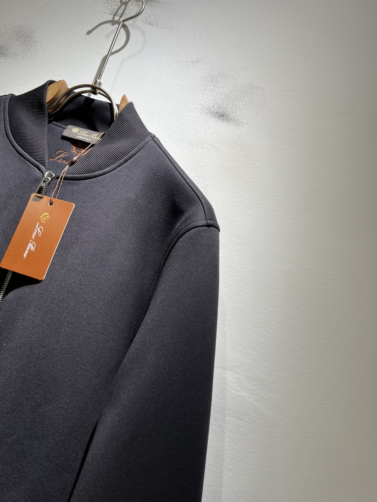 Loro Piana诺悠翩雅 2025秋冬新品男士休闲夹克外套，外贸公司订单！客供仿绒棉材质，刺绣log