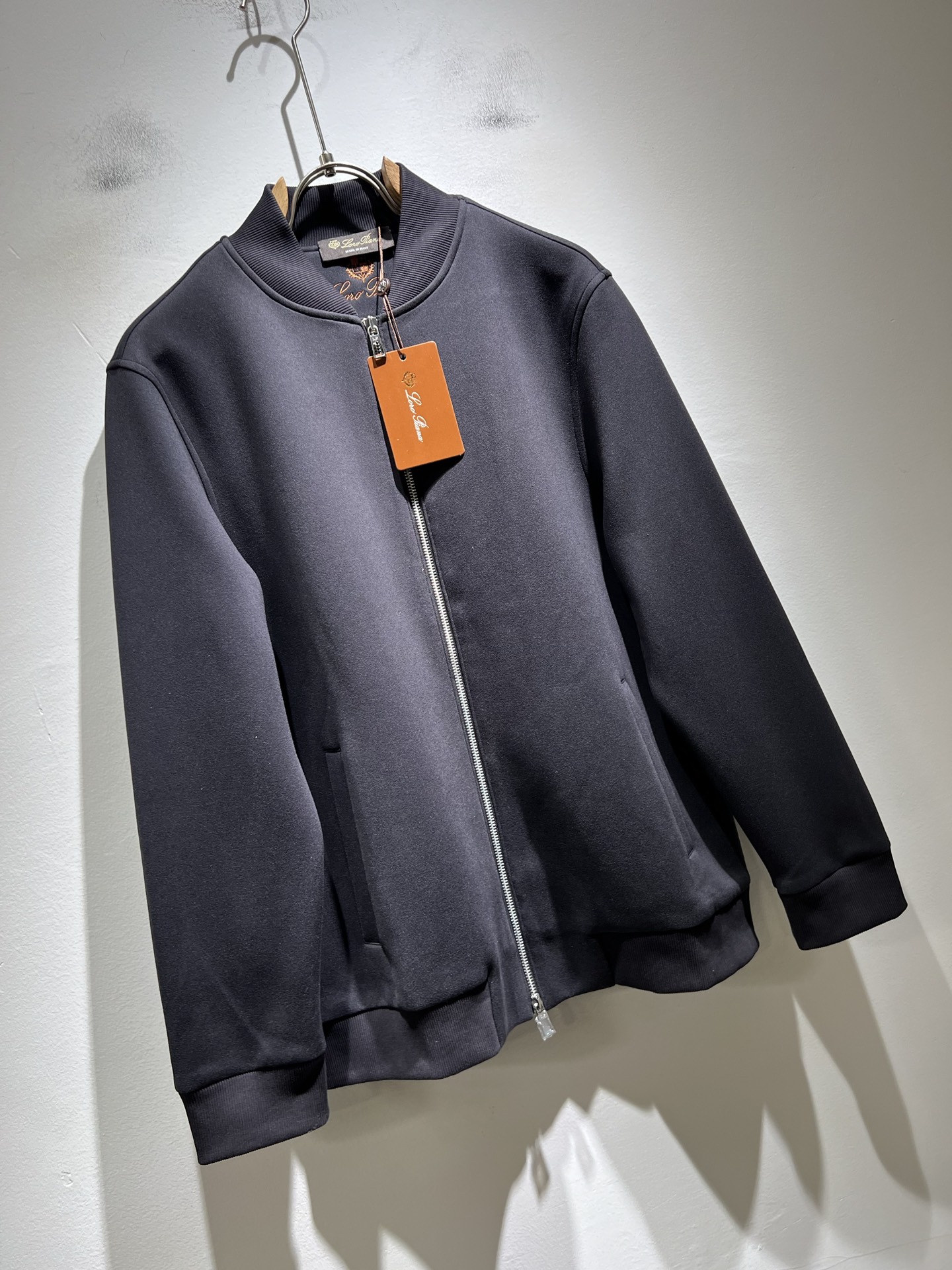 Loro Piana诺悠翩雅 2025秋冬新品男士休闲夹克外套，外贸公司订单！客供仿绒棉材质，刺绣log