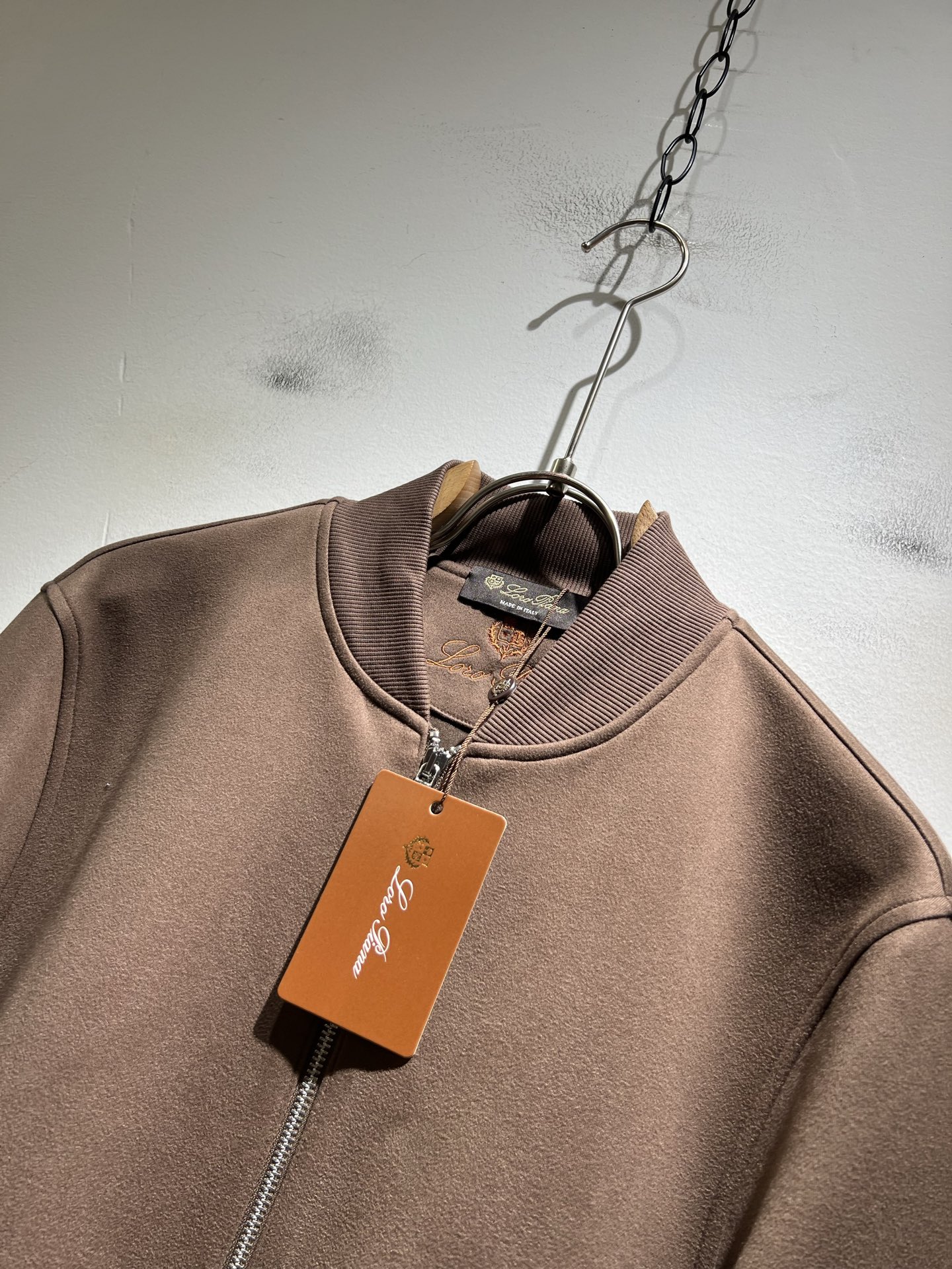 Loro Piana诺悠翩雅 2025秋冬新品男士休闲夹克外套，外贸公司订单！客供仿绒棉材质，刺绣log