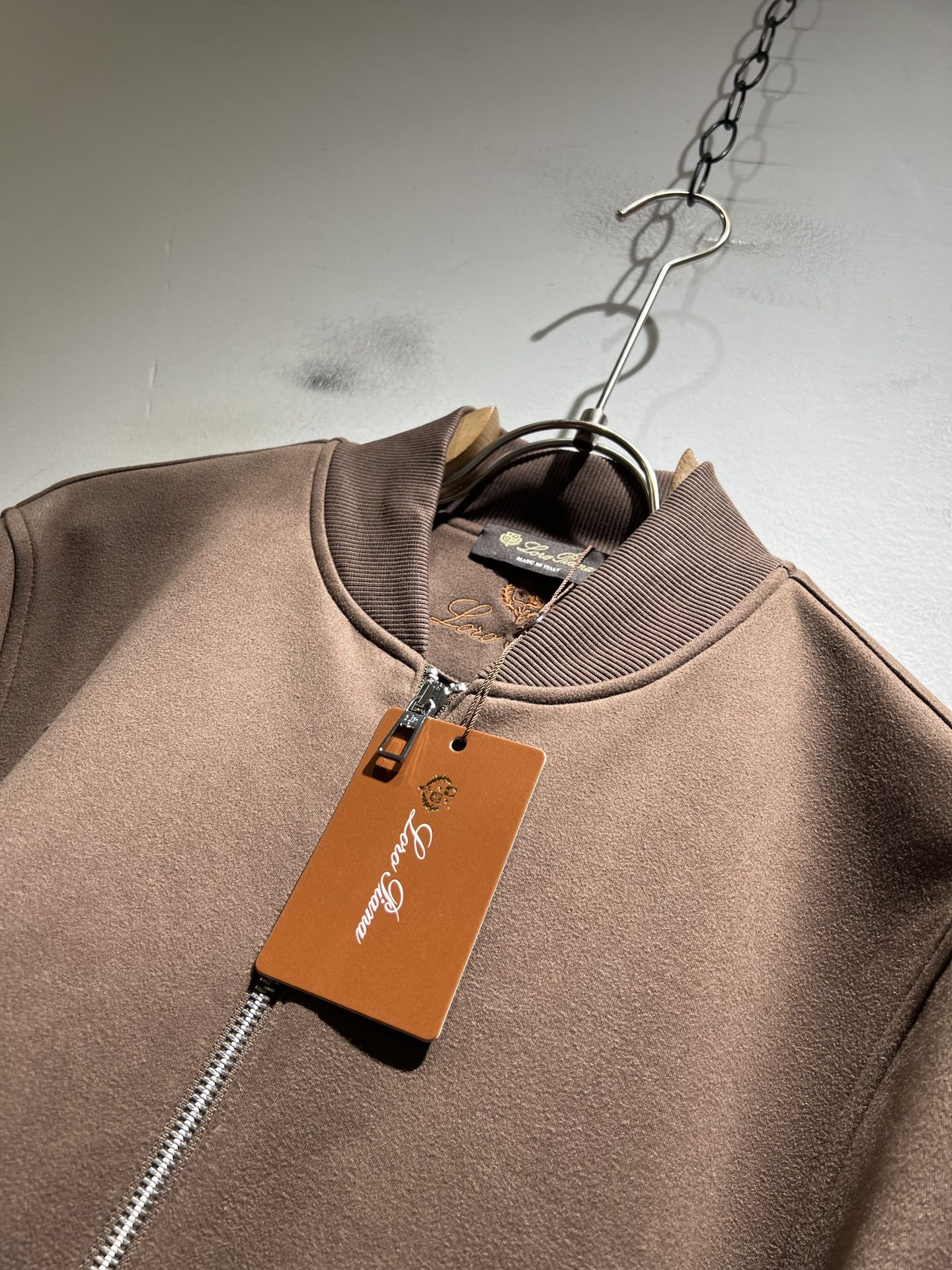 Loro Piana诺悠翩雅 2025秋冬新品男士休闲夹克外套，外贸公司订单！客供仿绒棉材质，刺绣log