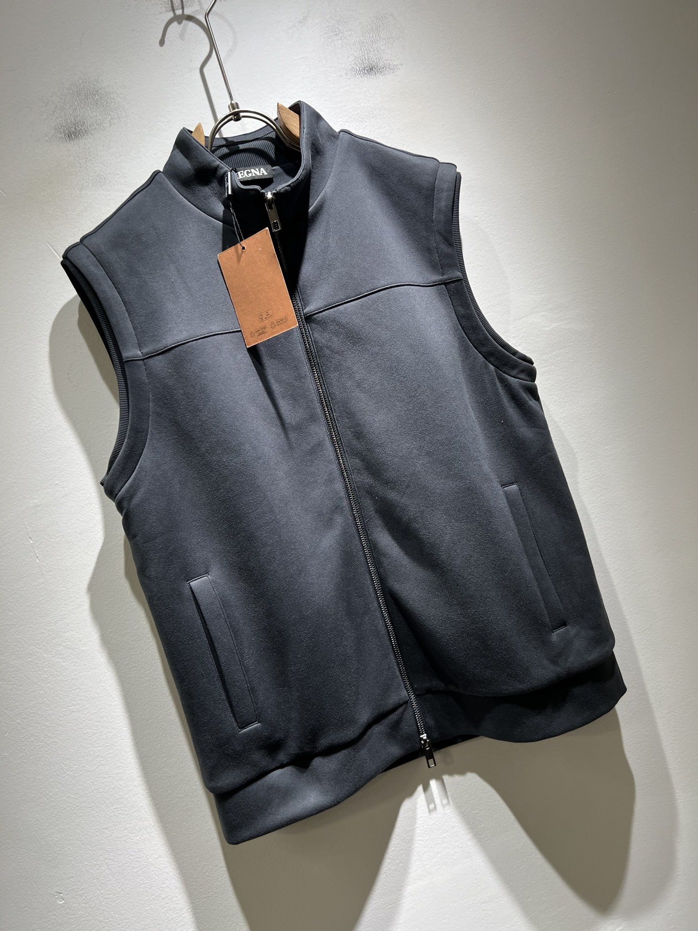 Ermenegildo Zeg*a杰*亚 2025秋冬新品男士马甲，官网同步！外贸公司订单！客供仿绒棉材