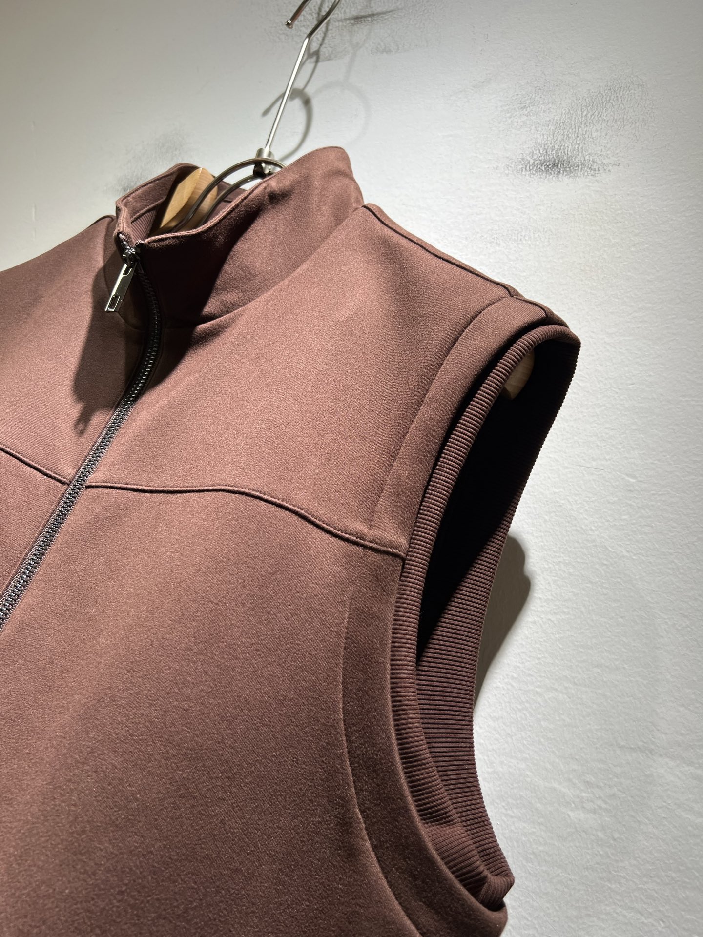 Ermenegildo Zeg*a杰*亚 2025秋冬新品男士马甲，官网同步！外贸公司订单！客供仿绒棉材