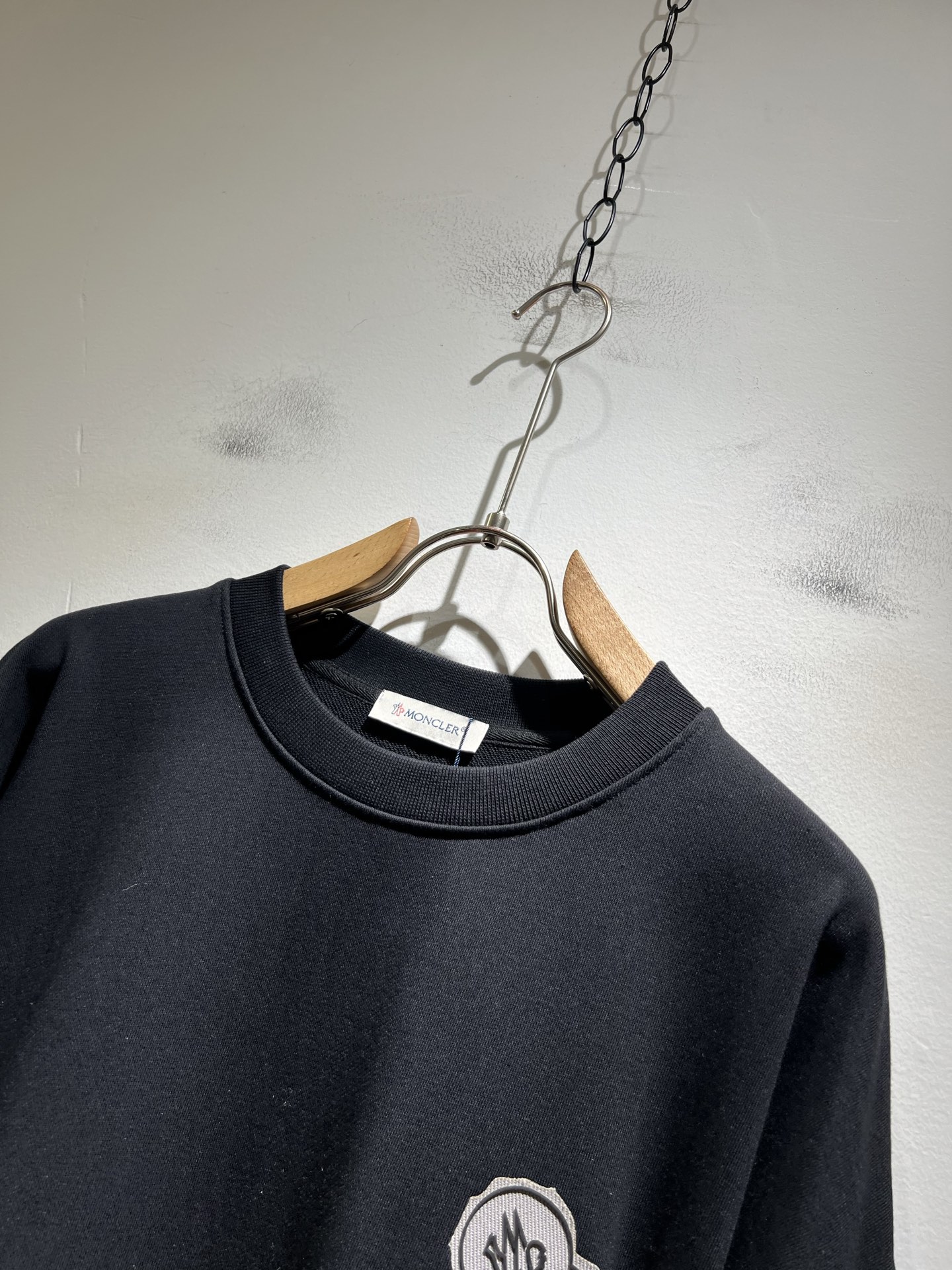 Moncler蒙家 2025秋冬最新男女同款👫贸易订单卫衣，全品相！！网红款！采用logo图案压胶设计！