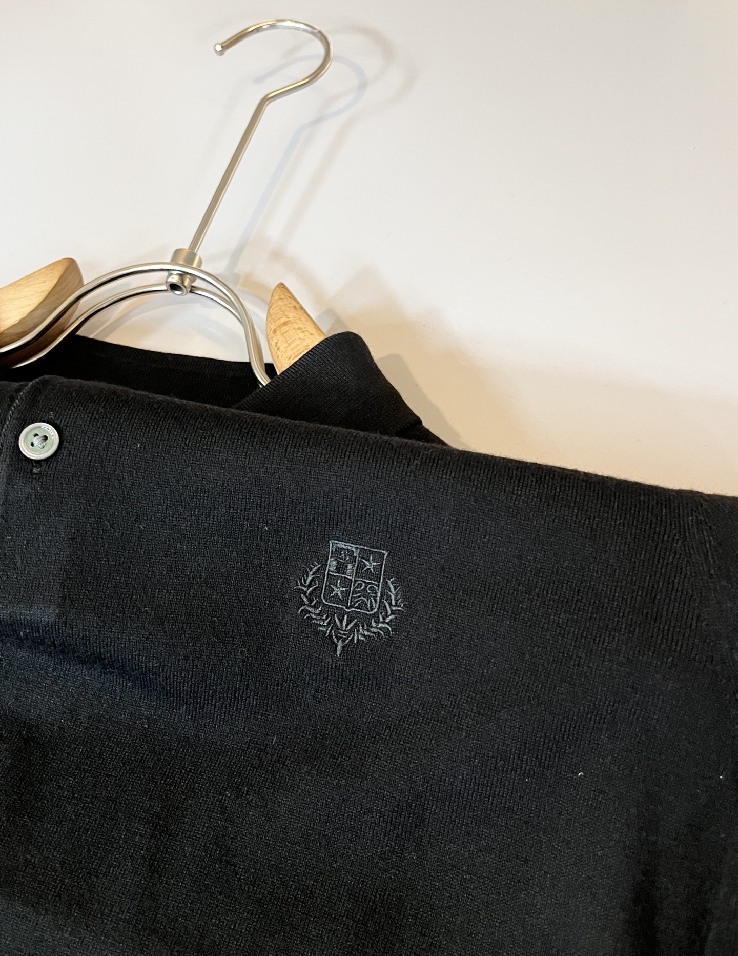 Loro Piana诺悠翩雅 2025秋冬男士最新的贸易订单翻领针织羊毛衫，全品相！！上身舒适透气，不僵