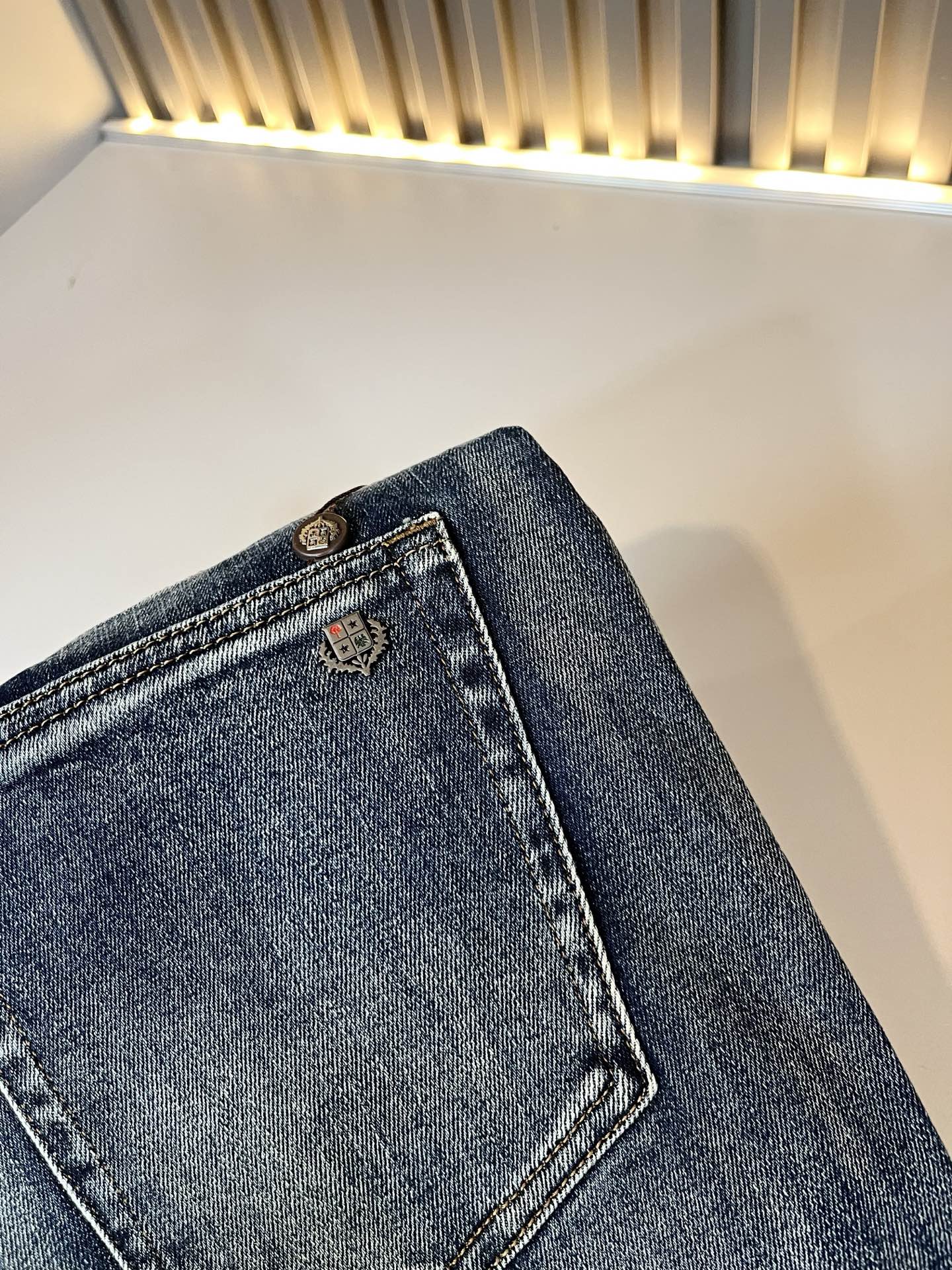 Loro Piana诺悠翩雅 2025秋冬新品男士时装款高端休闲裤，香港洋行渠道货，日本原厂出品，纯血统